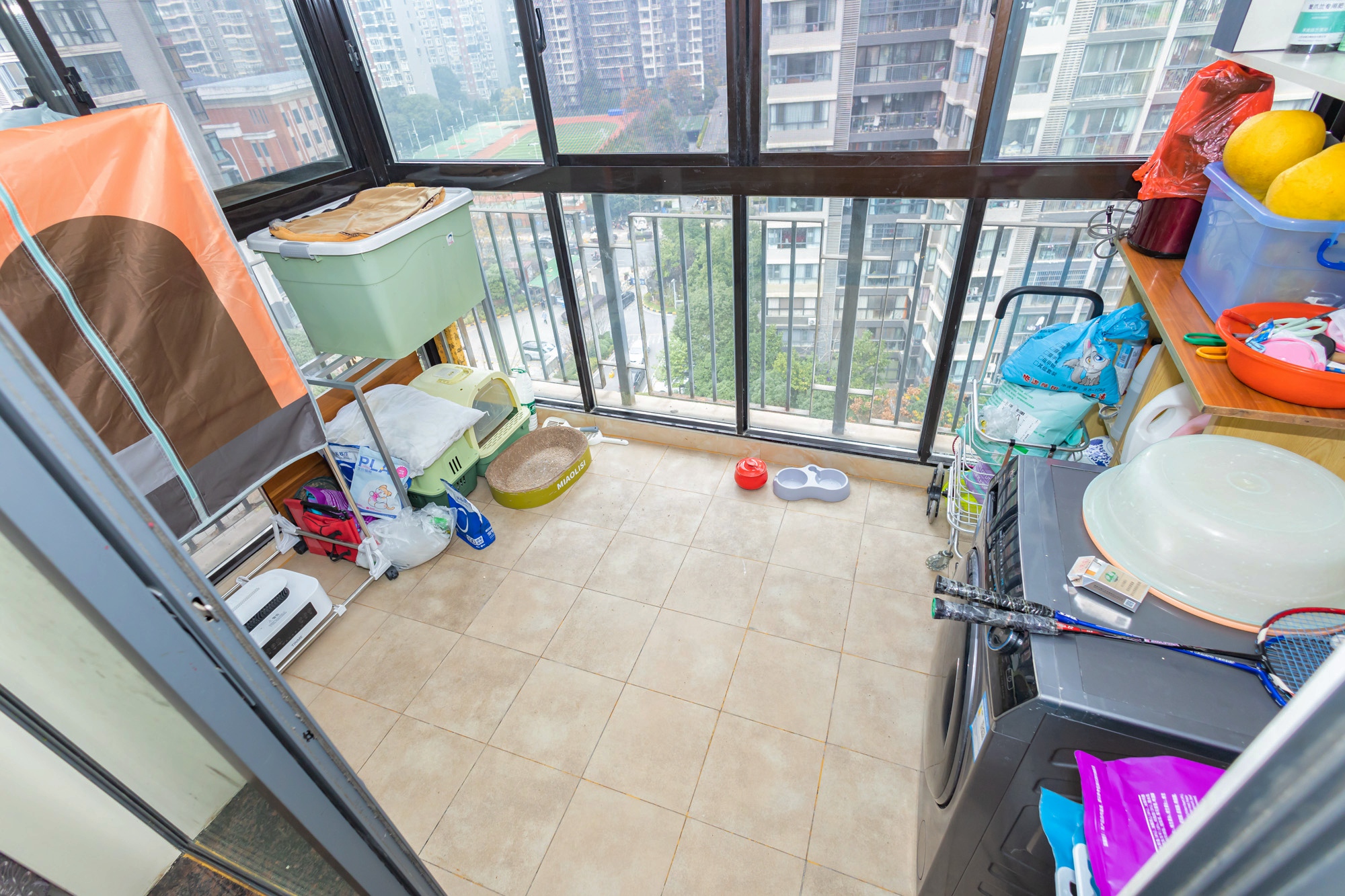 恒基凯旋门一二期  4室2厅2卫    219.8万 恒基凯旋门一二期  4室2厅2卫    219.8万阳台