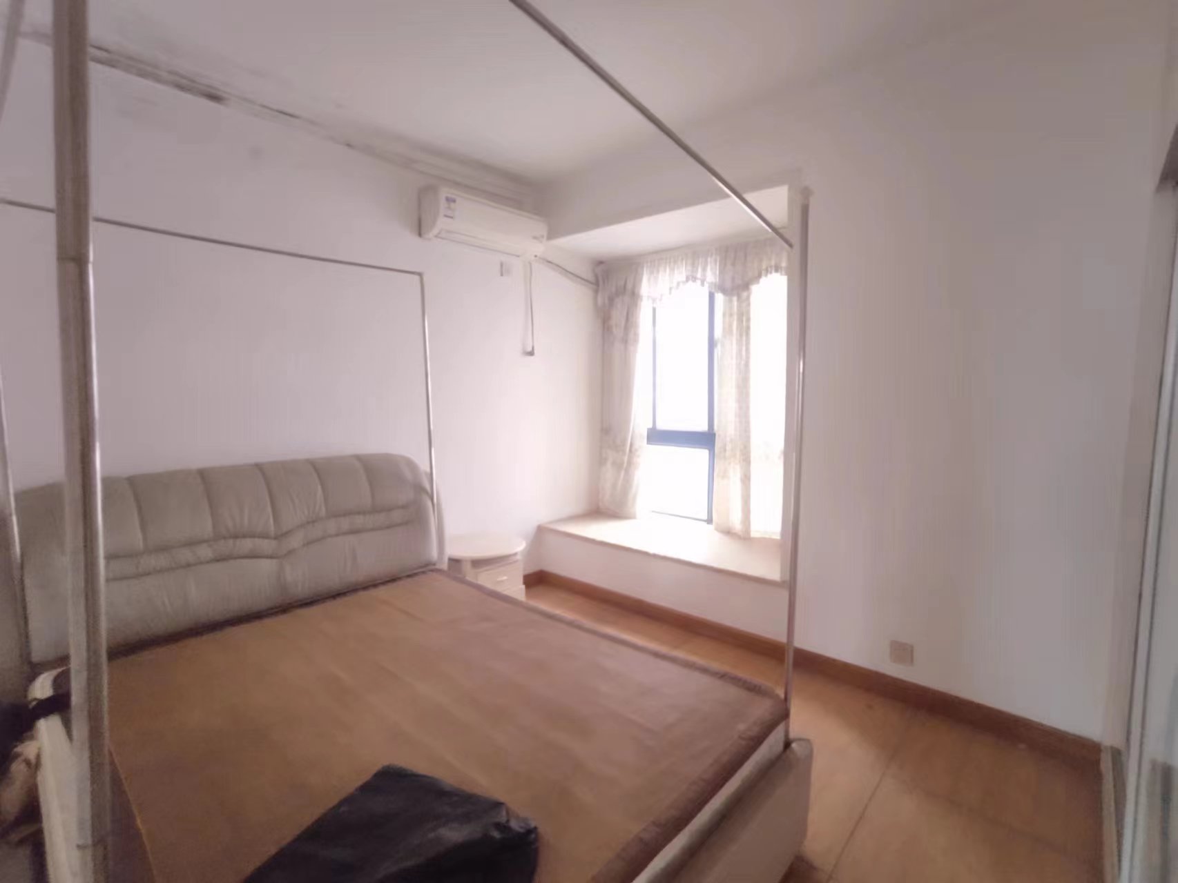 紫苑江岸 4室2厅2卫 63.8万 紫苑江岸 4室2厅2卫 63.8万室内图