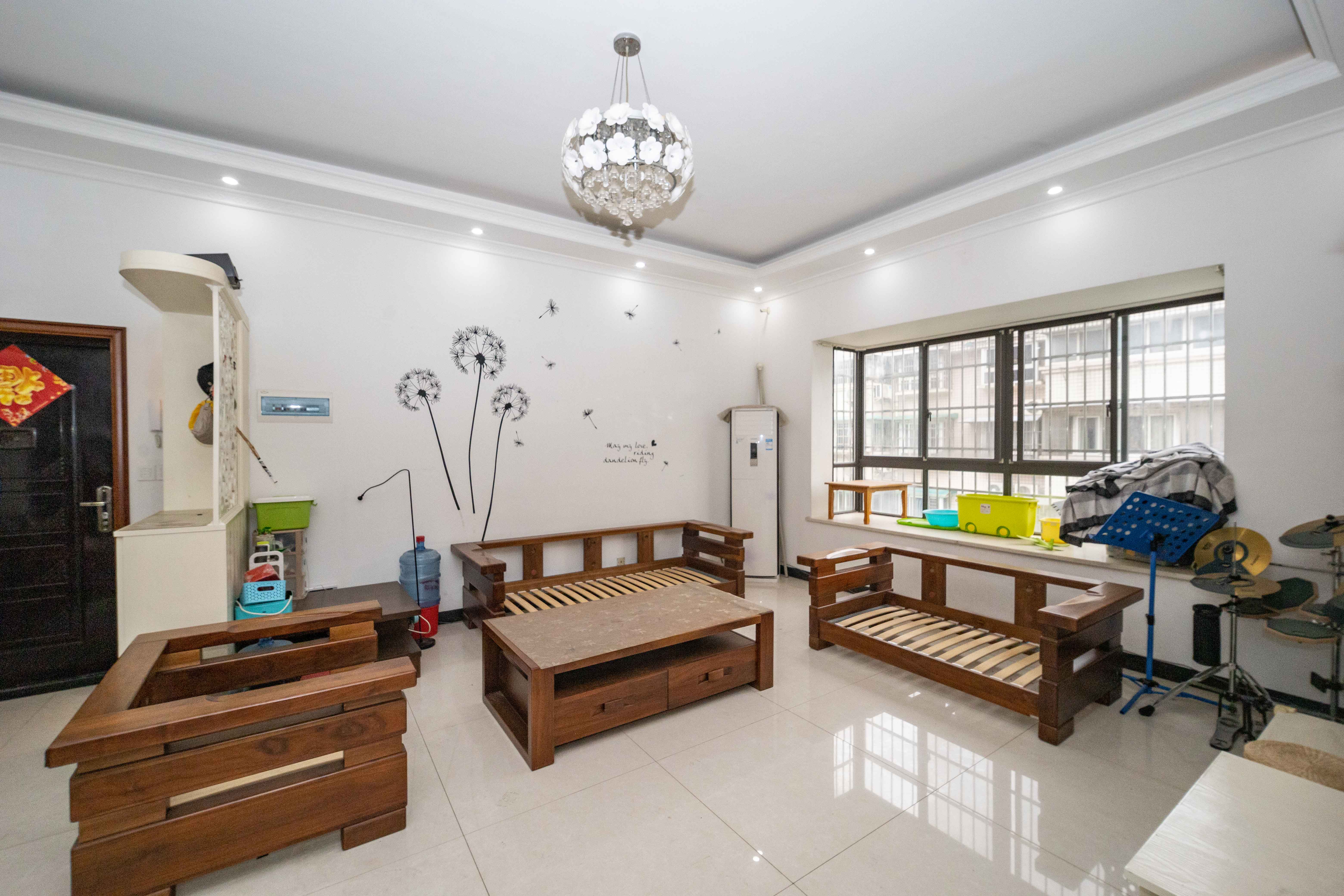 振湘园 3室2厅2卫 75.0万 振湘园 3室2厅2卫 75.0万客厅