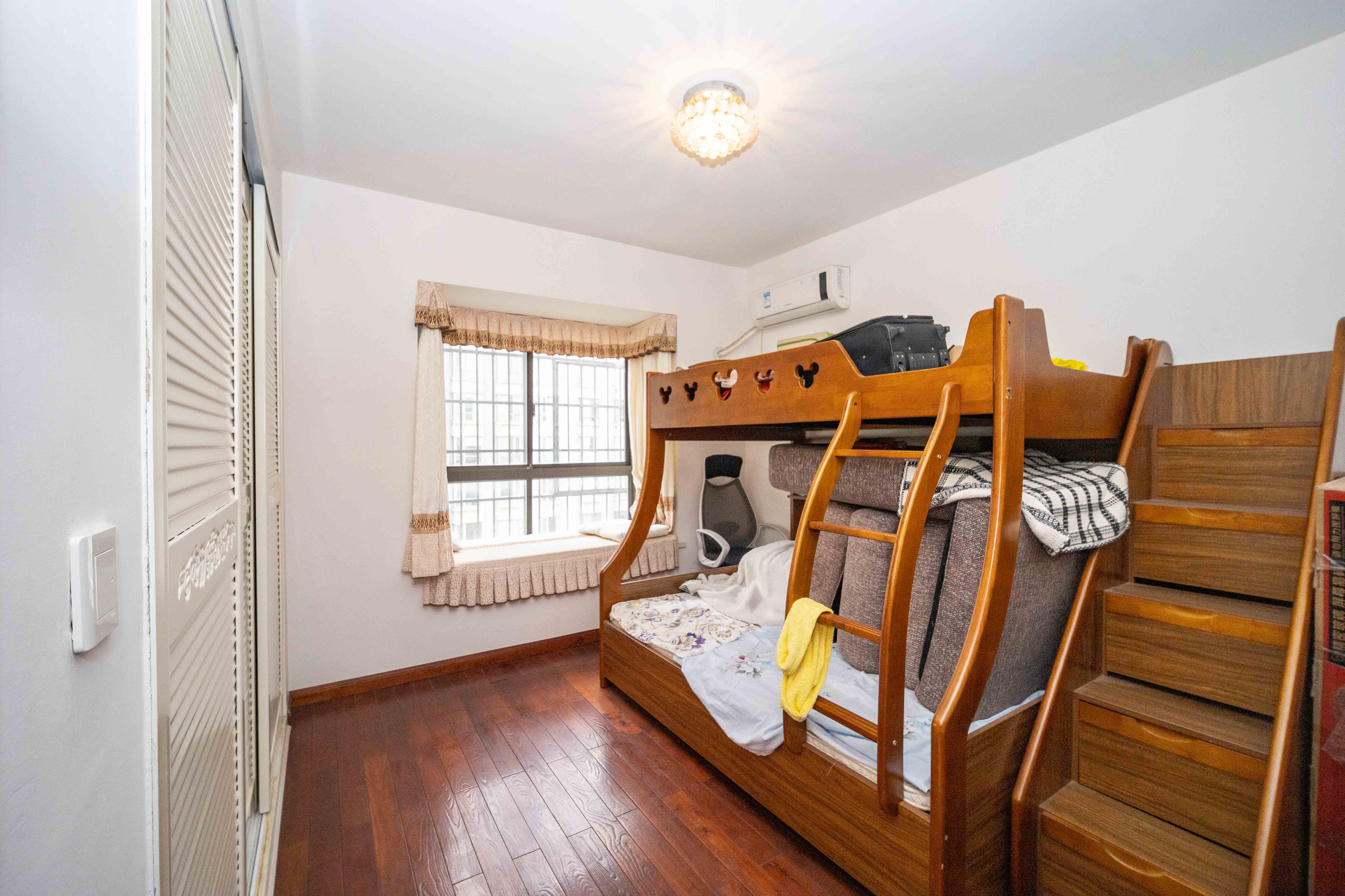 振湘园 3室2厅2卫 75.0万 振湘园 3室2厅2卫 75.0万卧室