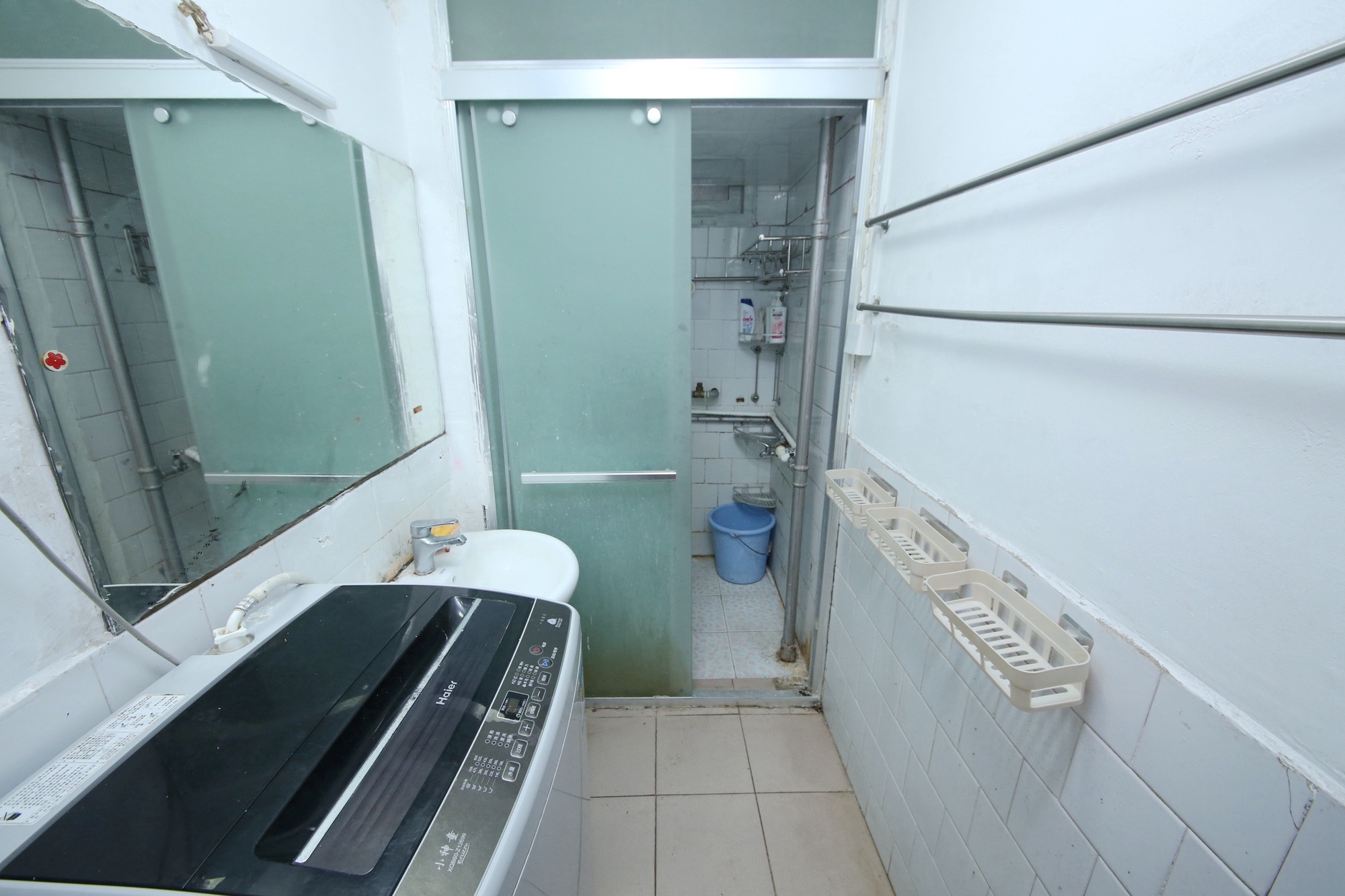 省建苑小区  3室1厅1卫   60.00万卫生间