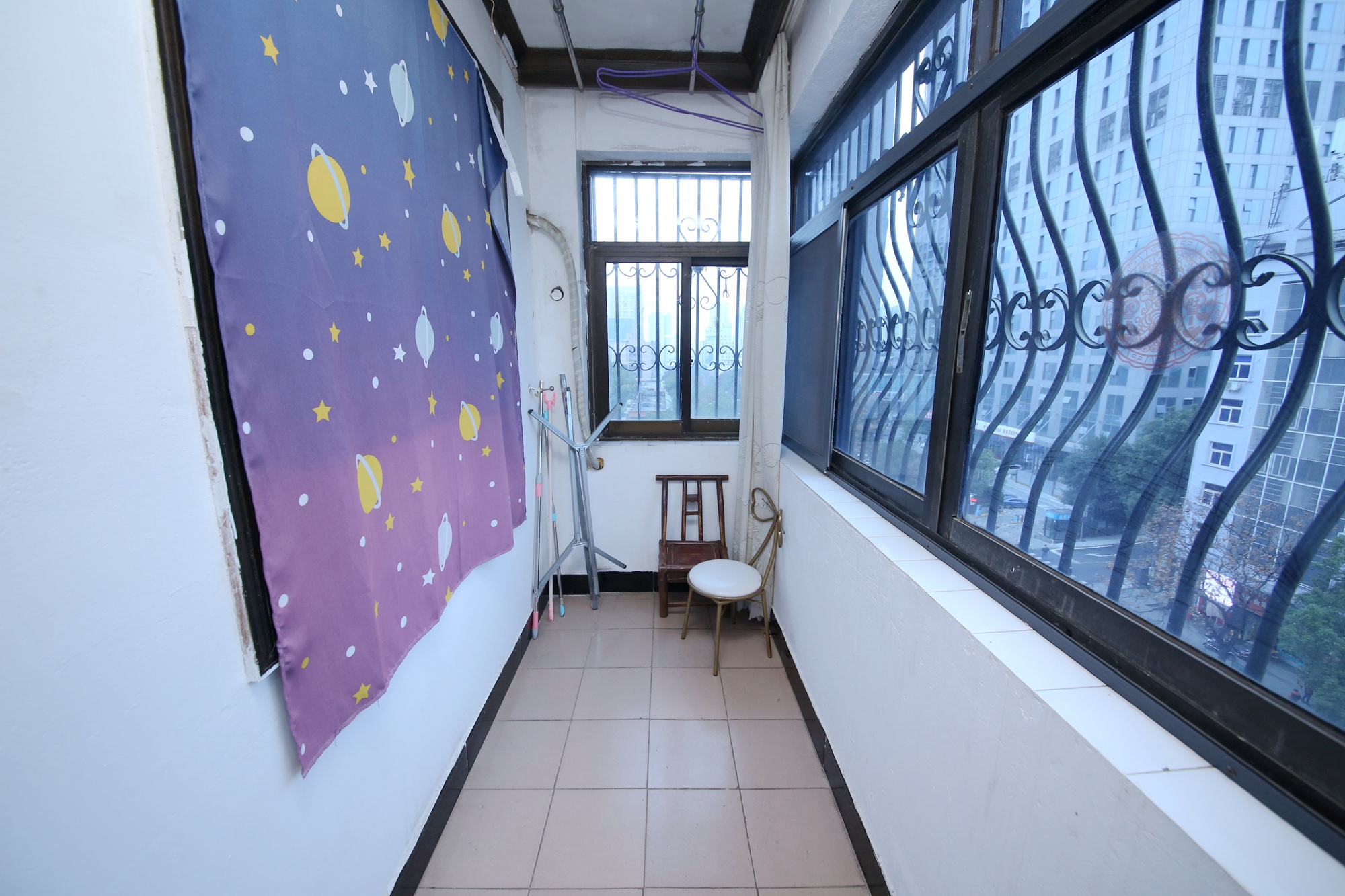 省建苑小区  3室1厅1卫   60.00万阳台