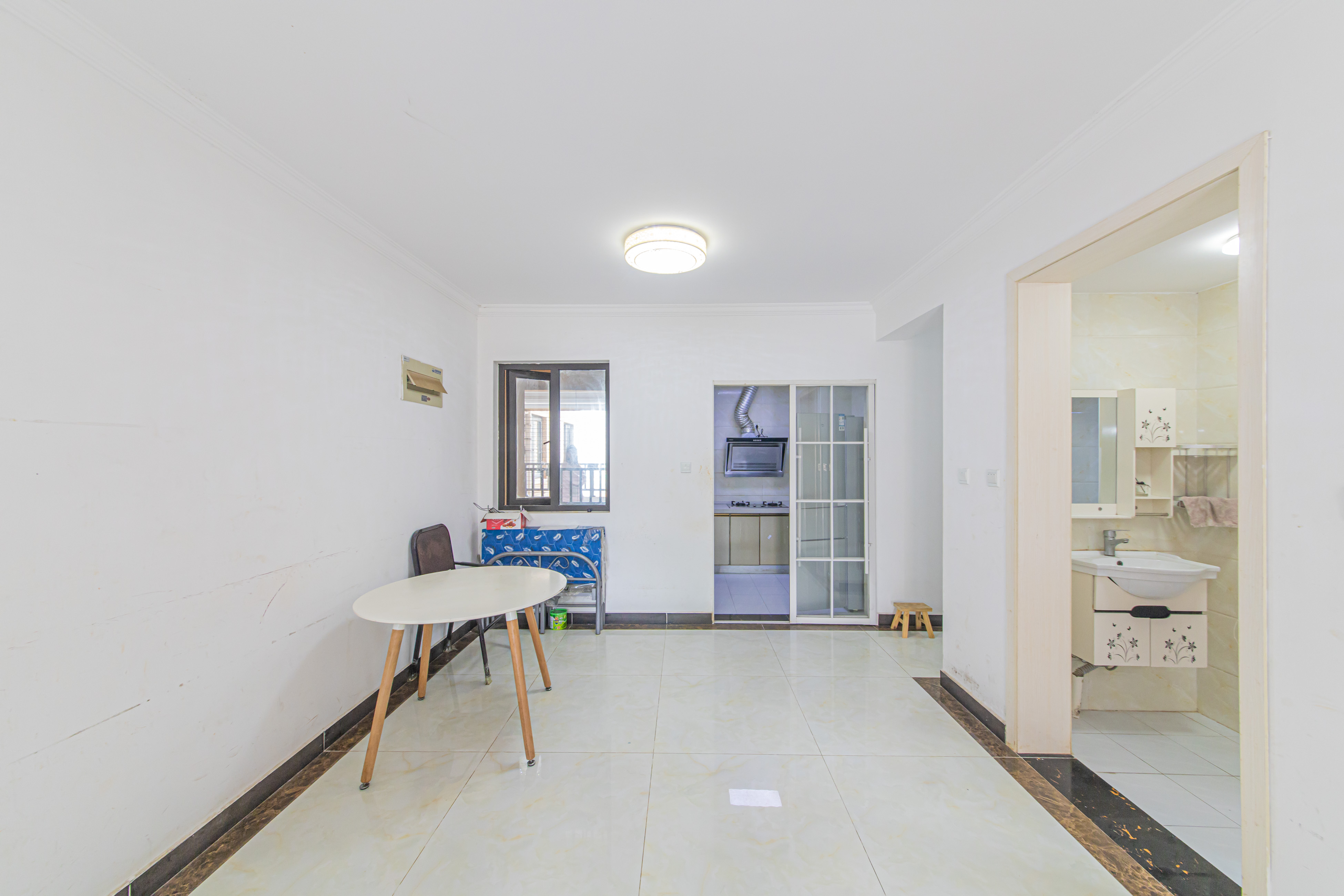 北辰中央公园C区  3室2厅1卫    72.0万 北辰中央公园C区  3室2厅1卫    72.0万客厅