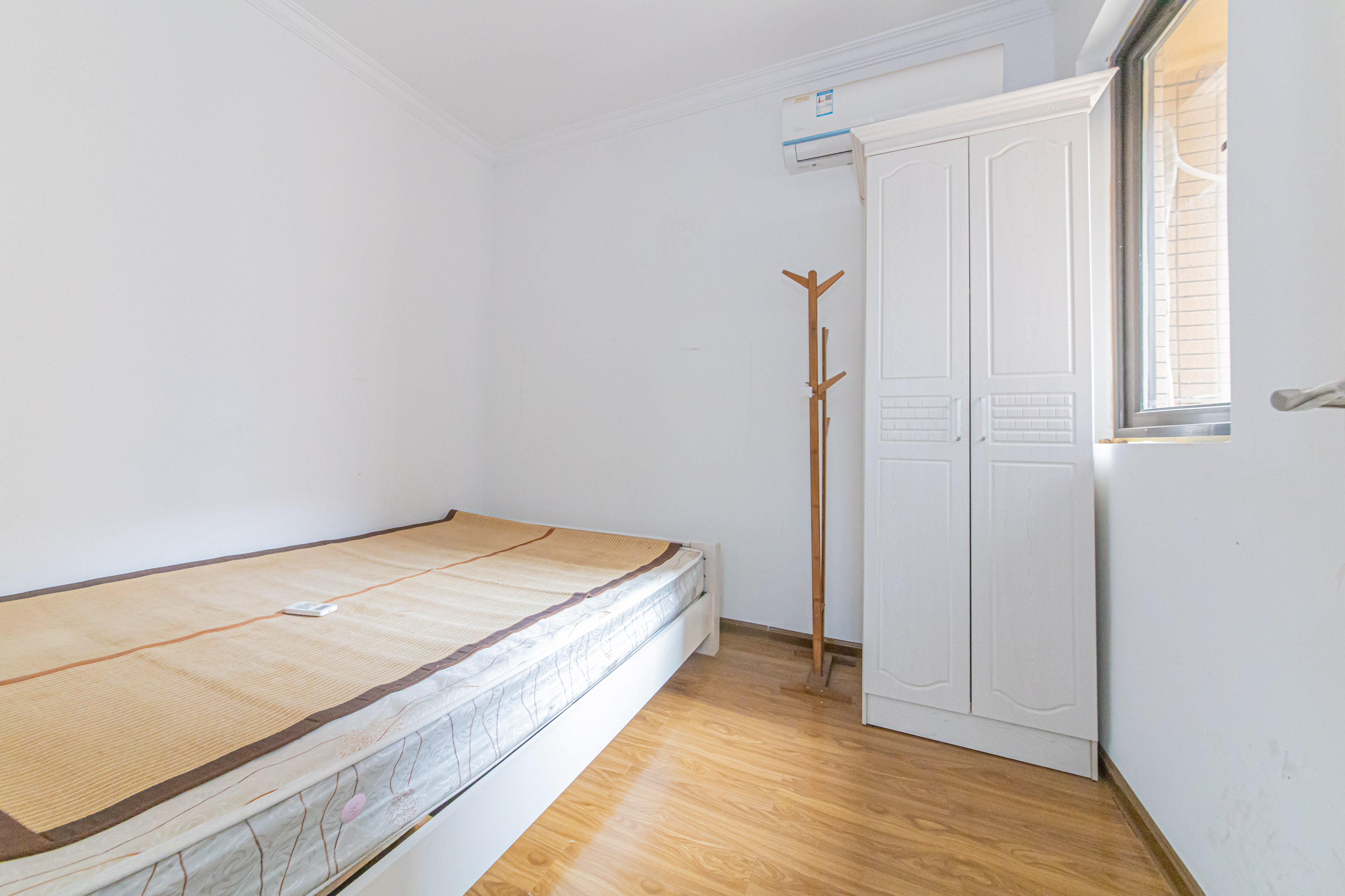 北辰中央公园C区  3室2厅1卫    72.0万 北辰中央公园C区  3室2厅1卫    72.0万卧室