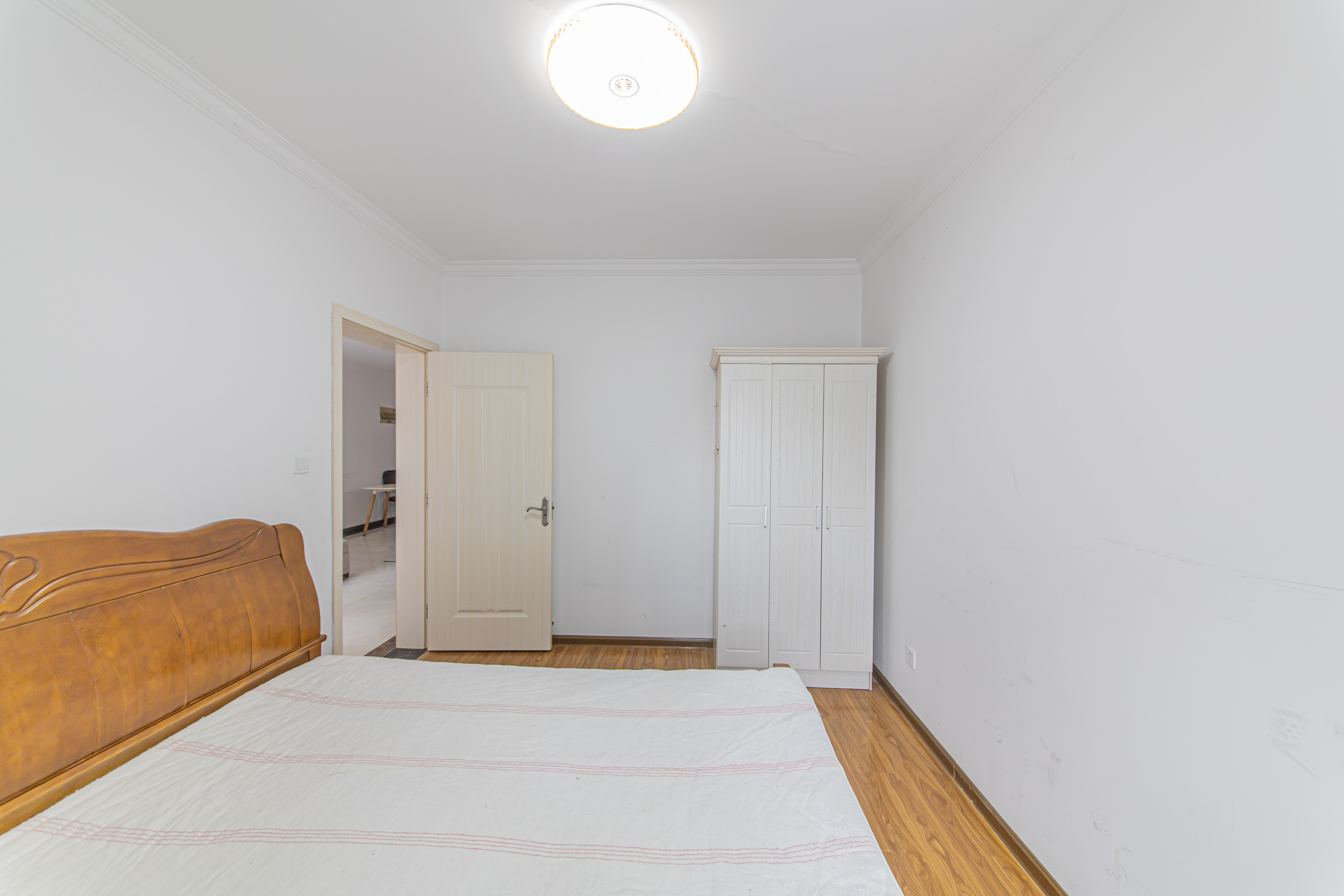 北辰中央公园C区  3室2厅1卫    72.0万 北辰中央公园C区  3室2厅1卫    72.0万卧室