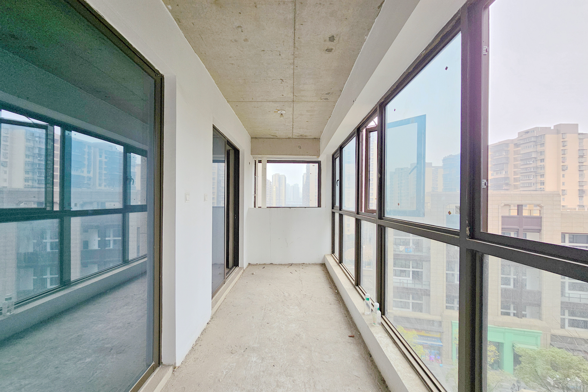 明昇壹城(明昇时代广场)二期  3室2厅2卫    145.0万 明昇壹城(明昇时代广场)二期  3室2厅2卫    145.0万阳台