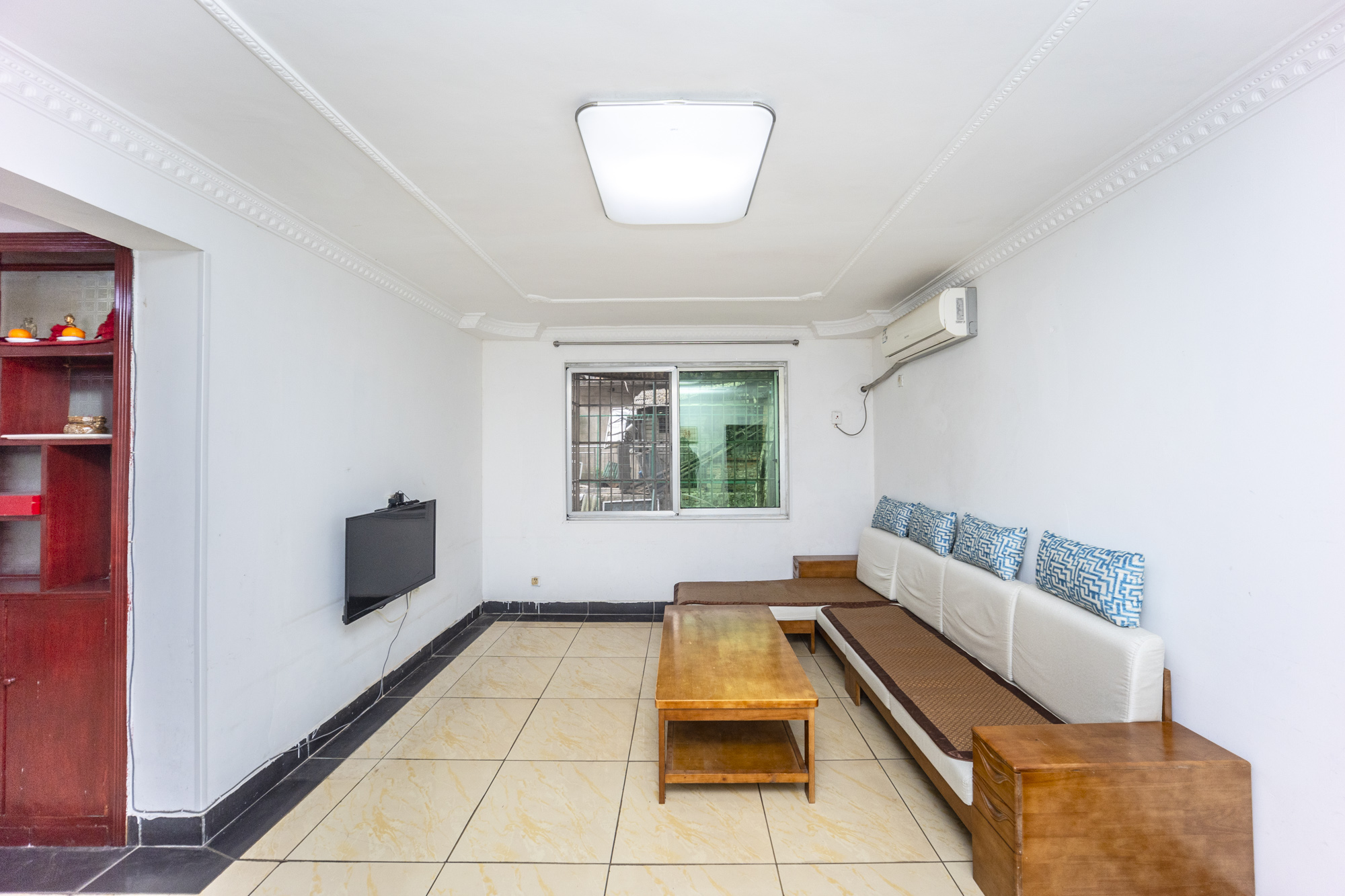 南建公寓  2室1厅1卫    52.0万 南建公寓  2室1厅1卫    52.0万客厅