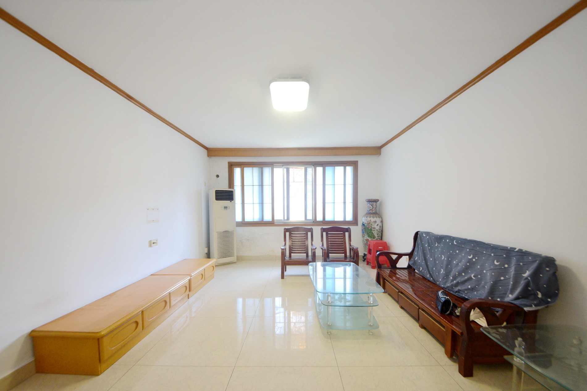 鸿园小区  3室2厅1卫   94.00万客厅