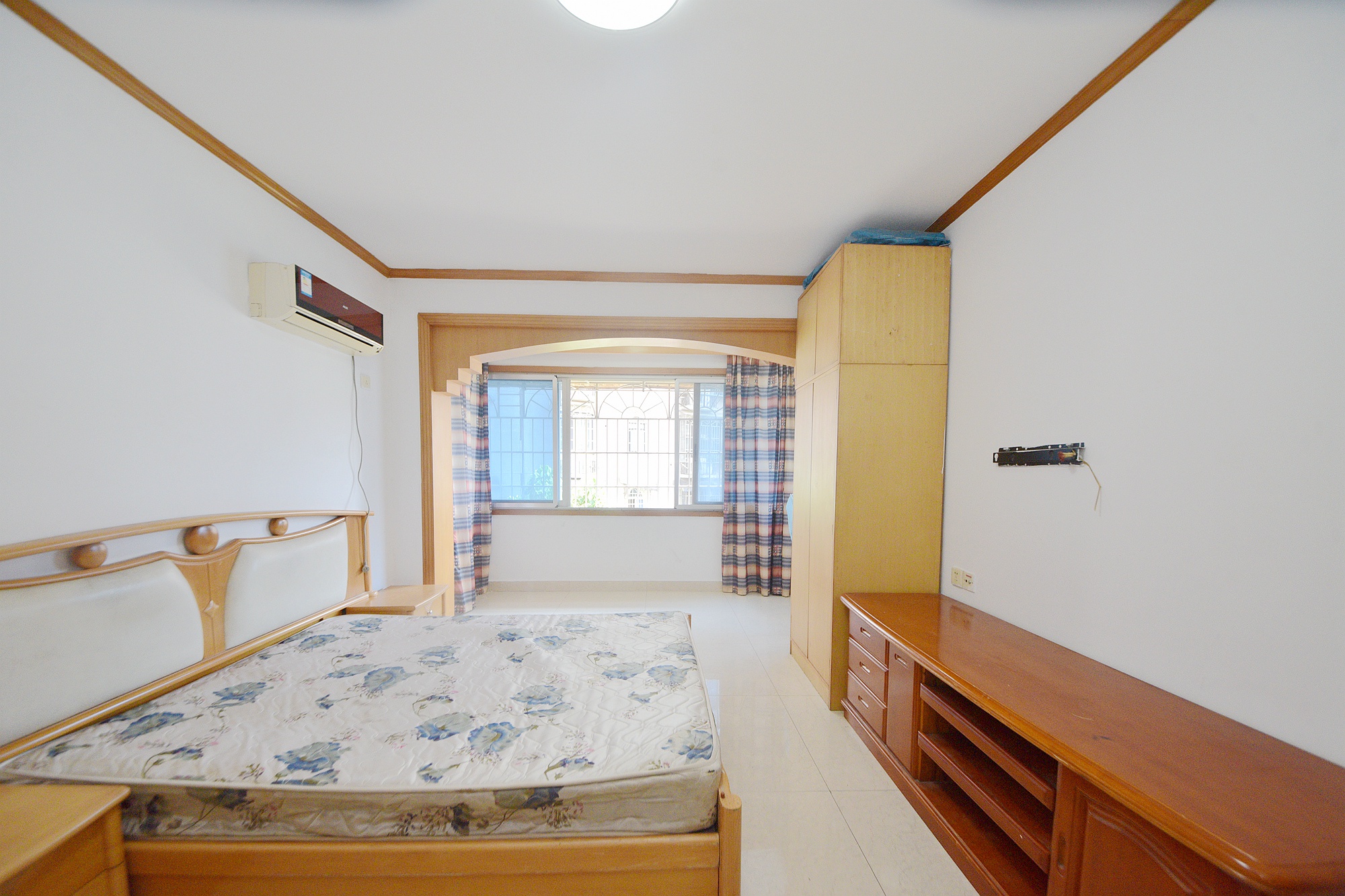 鸿园小区  3室2厅1卫   94.00万其他