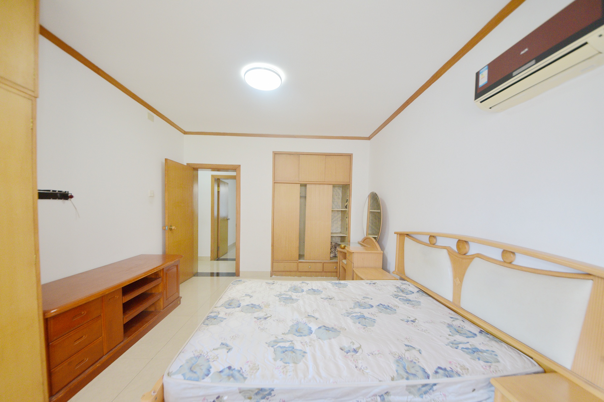 鸿园小区  3室2厅1卫   94.00万其他