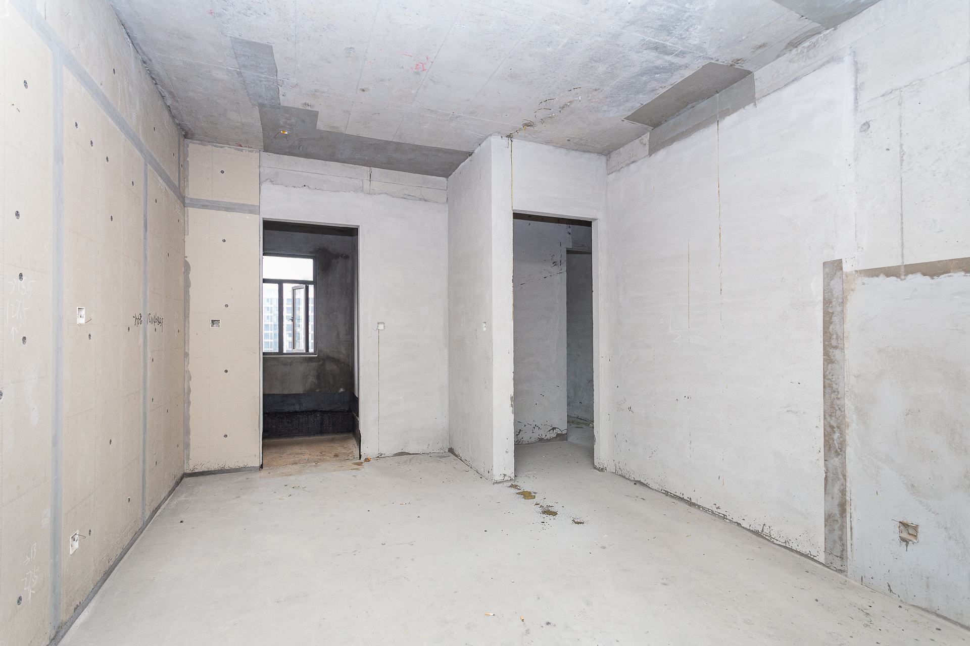 润和湘江天地AB区  4室2厅2卫    207.5万 润和湘江天地AB区  4室2厅2卫    207.5万卧室