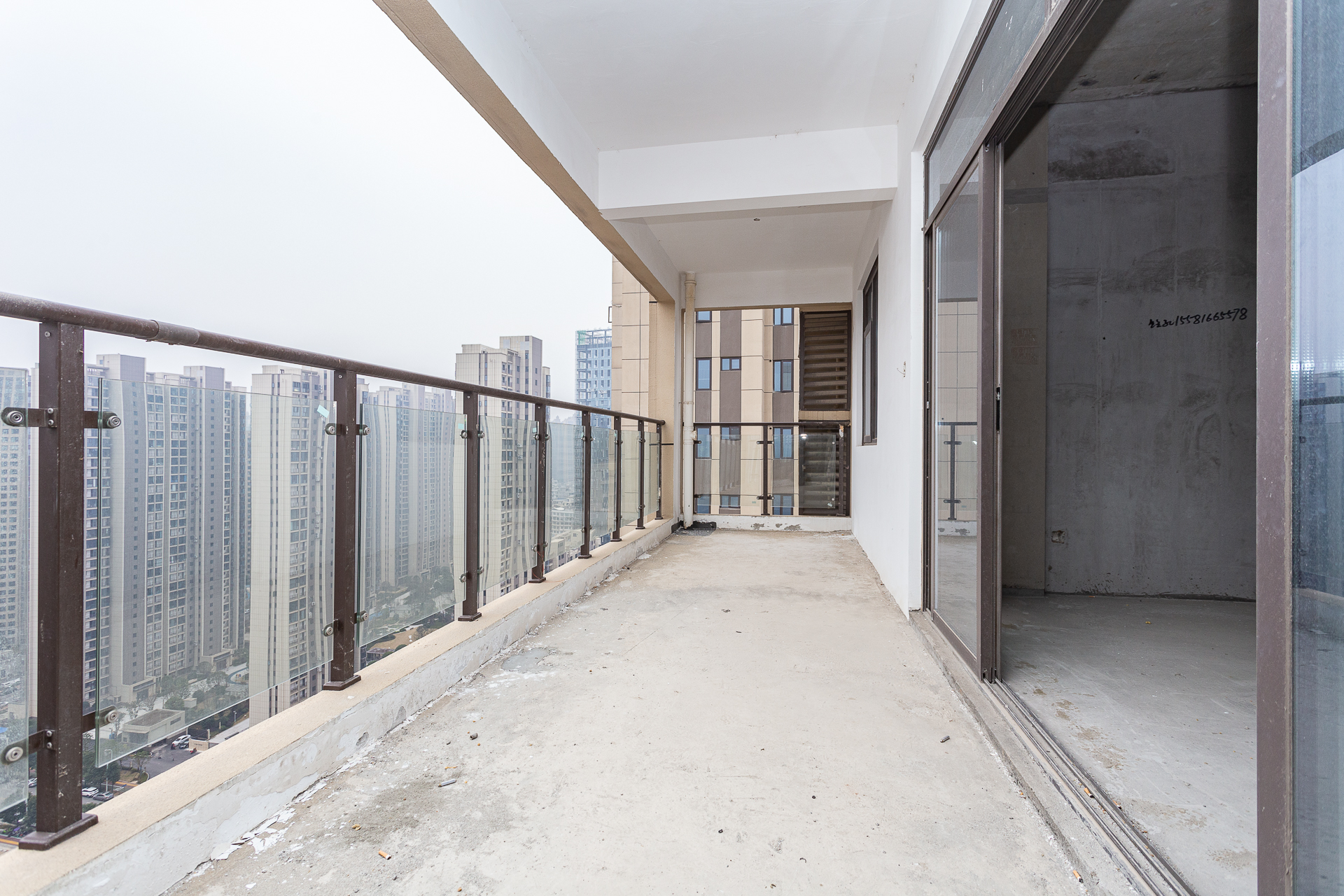 润和湘江天地AB区  4室2厅2卫    207.5万 润和湘江天地AB区  4室2厅2卫    207.5万阳台