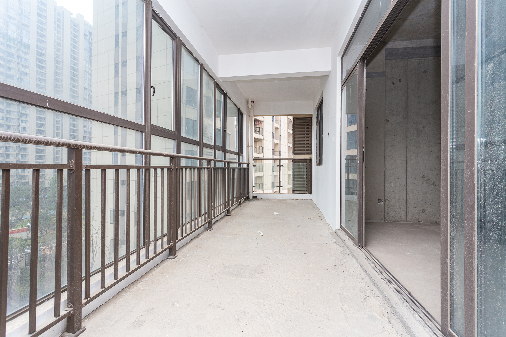 润和湘江天地AB区 4室2厅3卫 199.0万 润和湘江天地AB区 4室2厅3卫 199.0万阳台