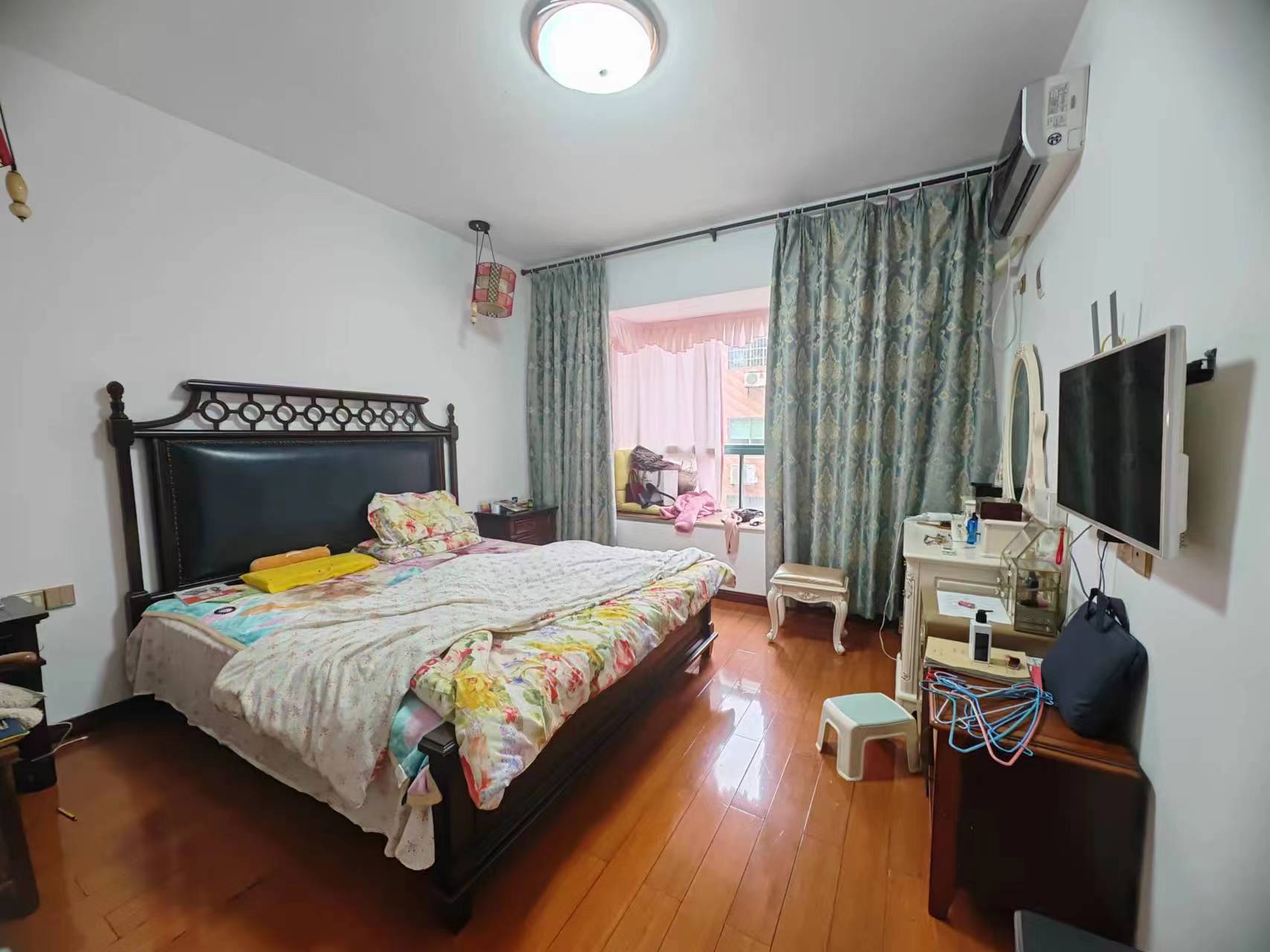 湘银二期世纪花园 4室2厅2卫 78.0万 湘银二期世纪花园 4室2厅2卫 78.0万室内图