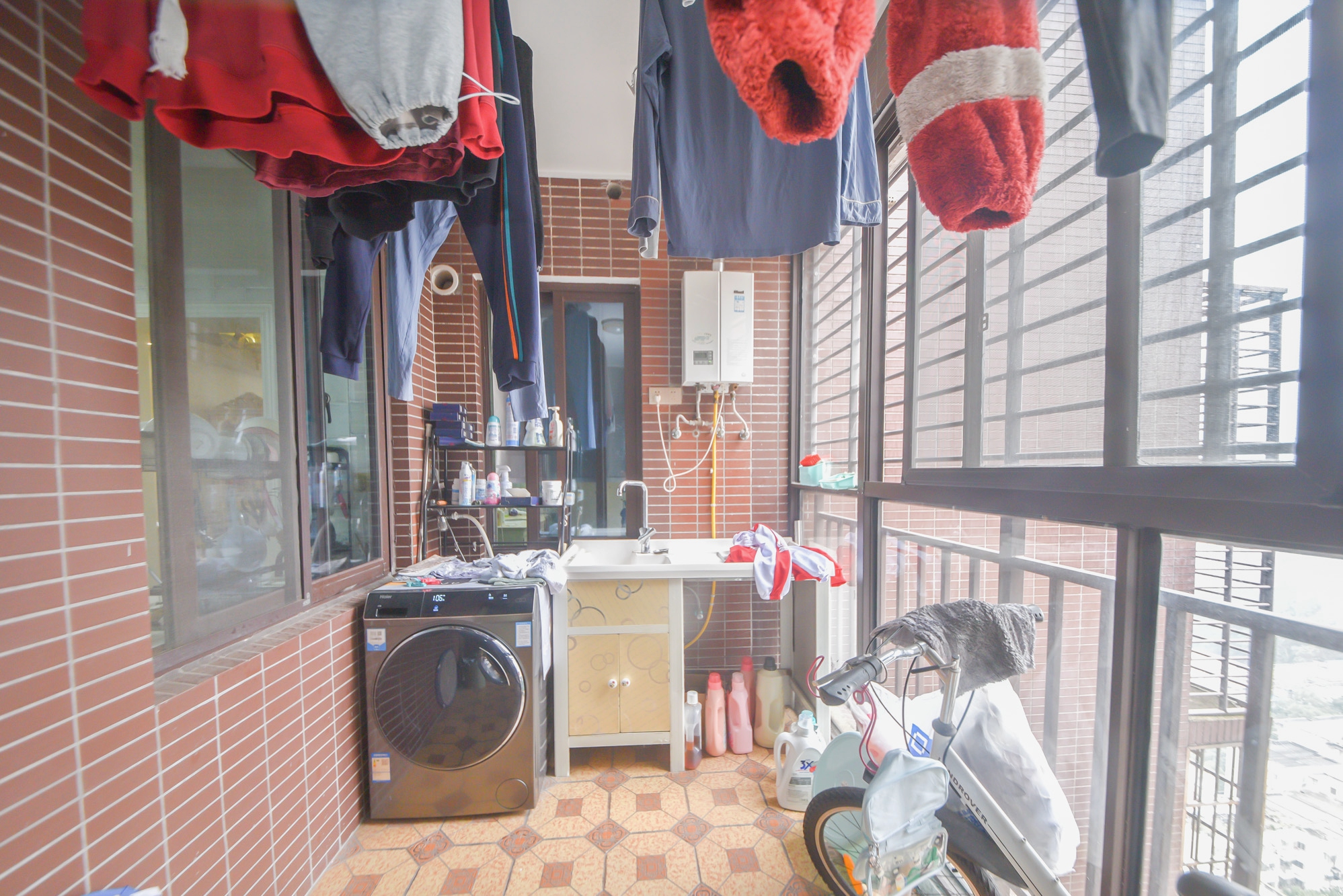 芒果天地(芒果雅苑)  3室2厅2卫   125.00万阳台