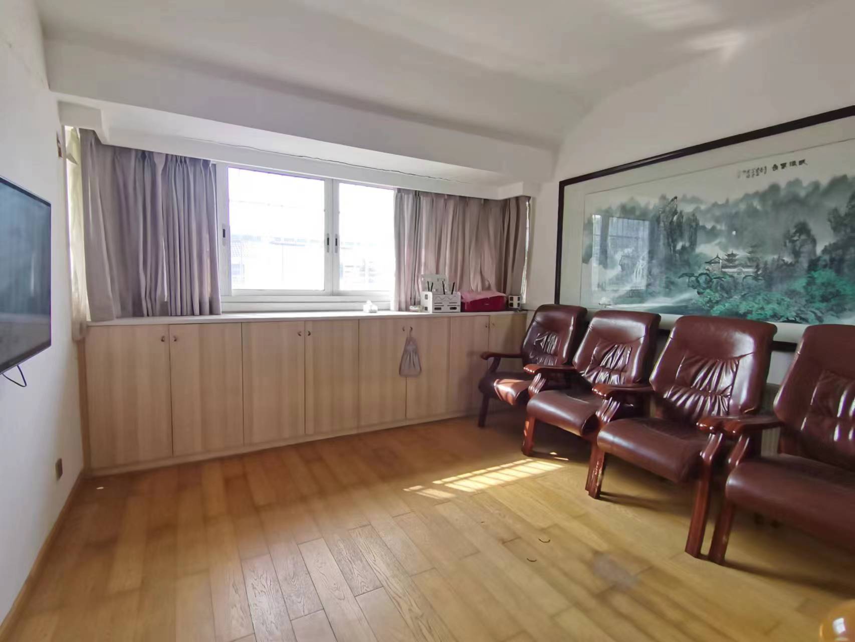 青年乐园 6室3厅3卫 82.0万 青年乐园 6室3厅3卫 82.0万室内图