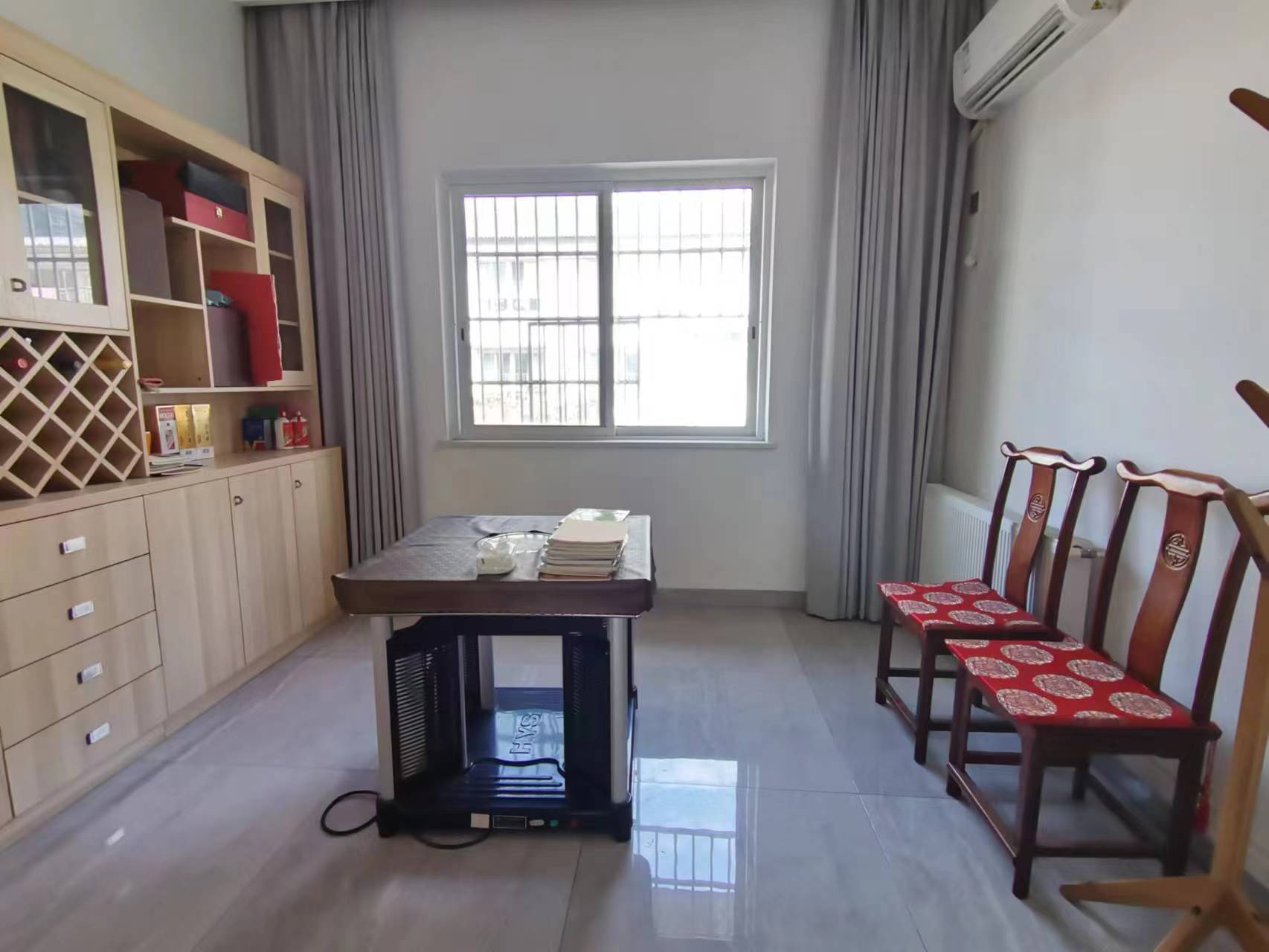 青年乐园 6室3厅3卫 82.0万 青年乐园 6室3厅3卫 82.0万室内图