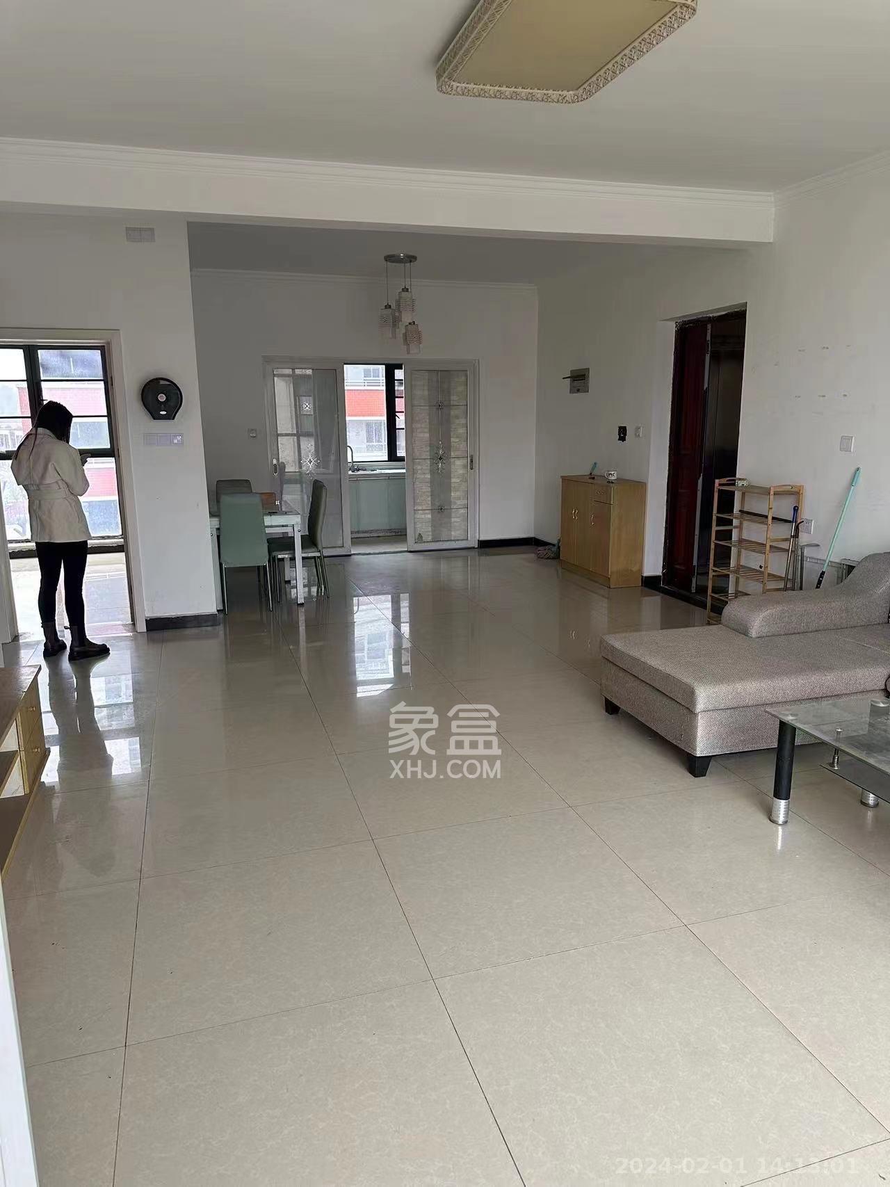 江河中央洋房  4室2厅1卫   3600.00元/月室内图
