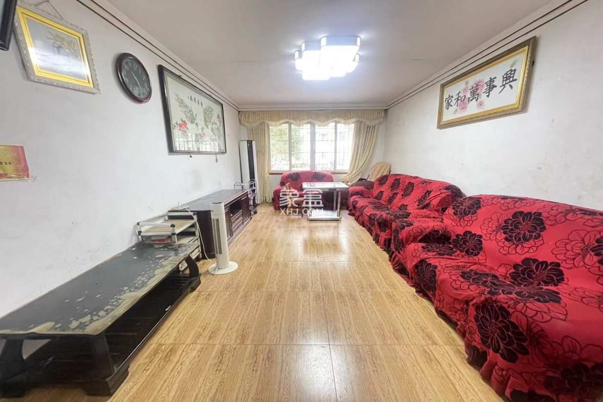 康和山庄 3室2厅2卫 42.0万 康和山庄 3室2厅2卫 42.0万室内图