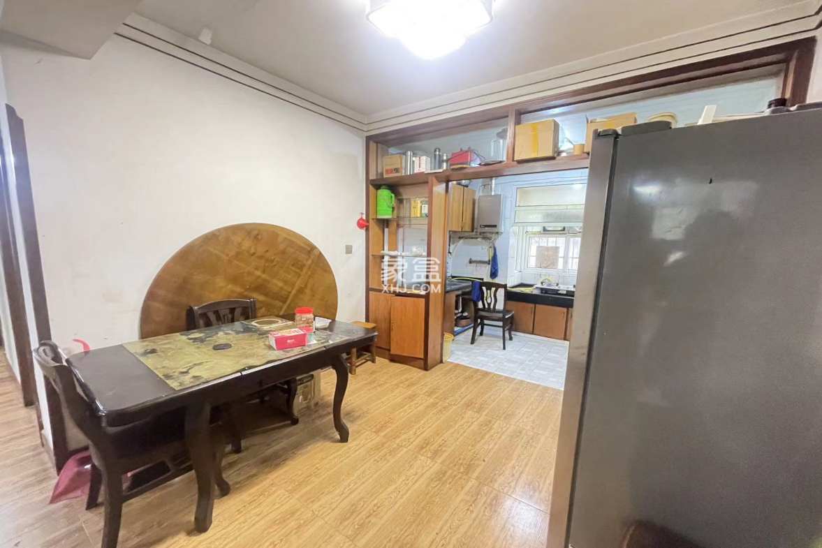 康和山庄 3室2厅2卫 42.0万 康和山庄 3室2厅2卫 42.0万室内图