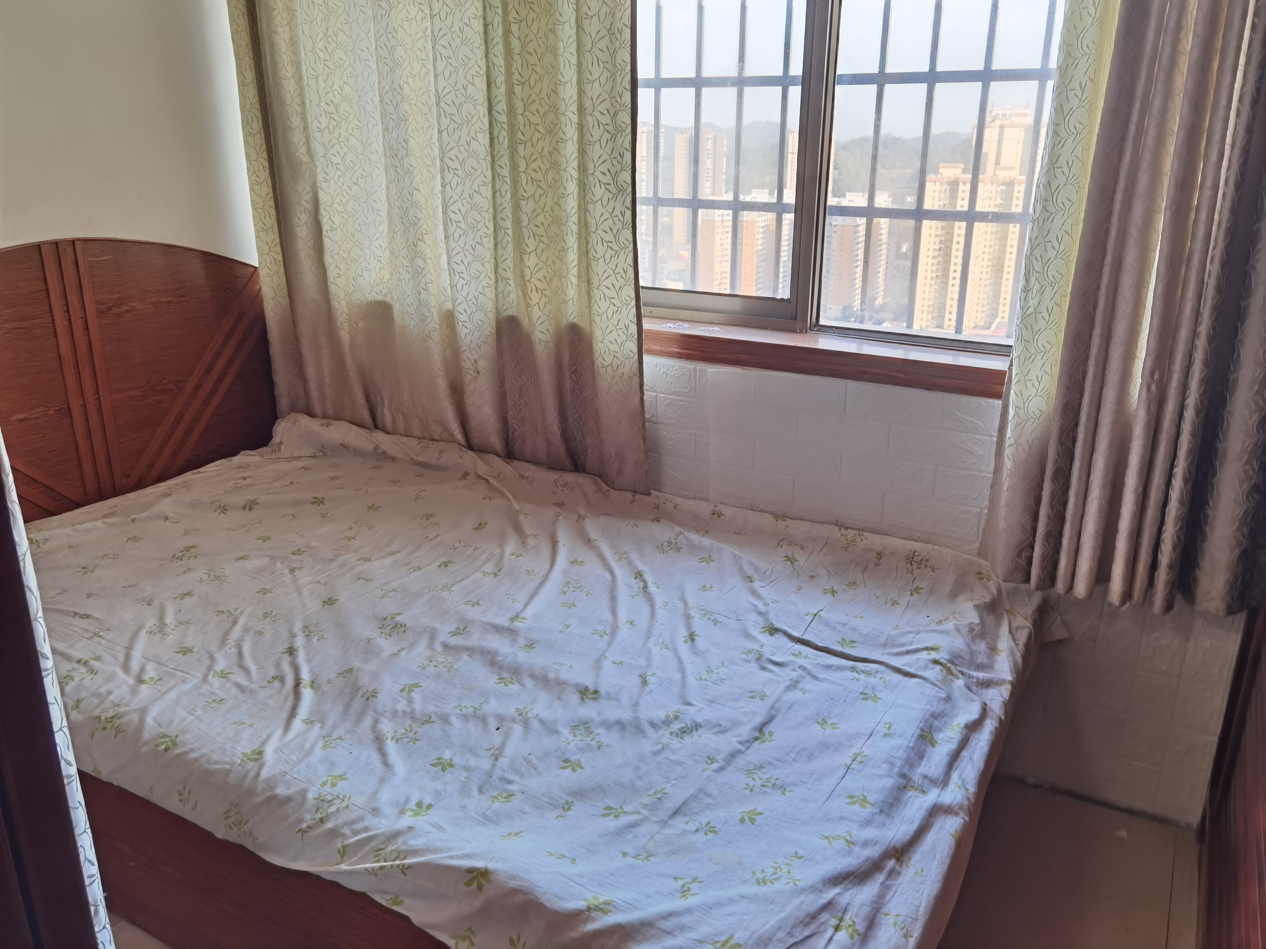 东方豪苑  2室1厅1卫   900.00元/月室内图1