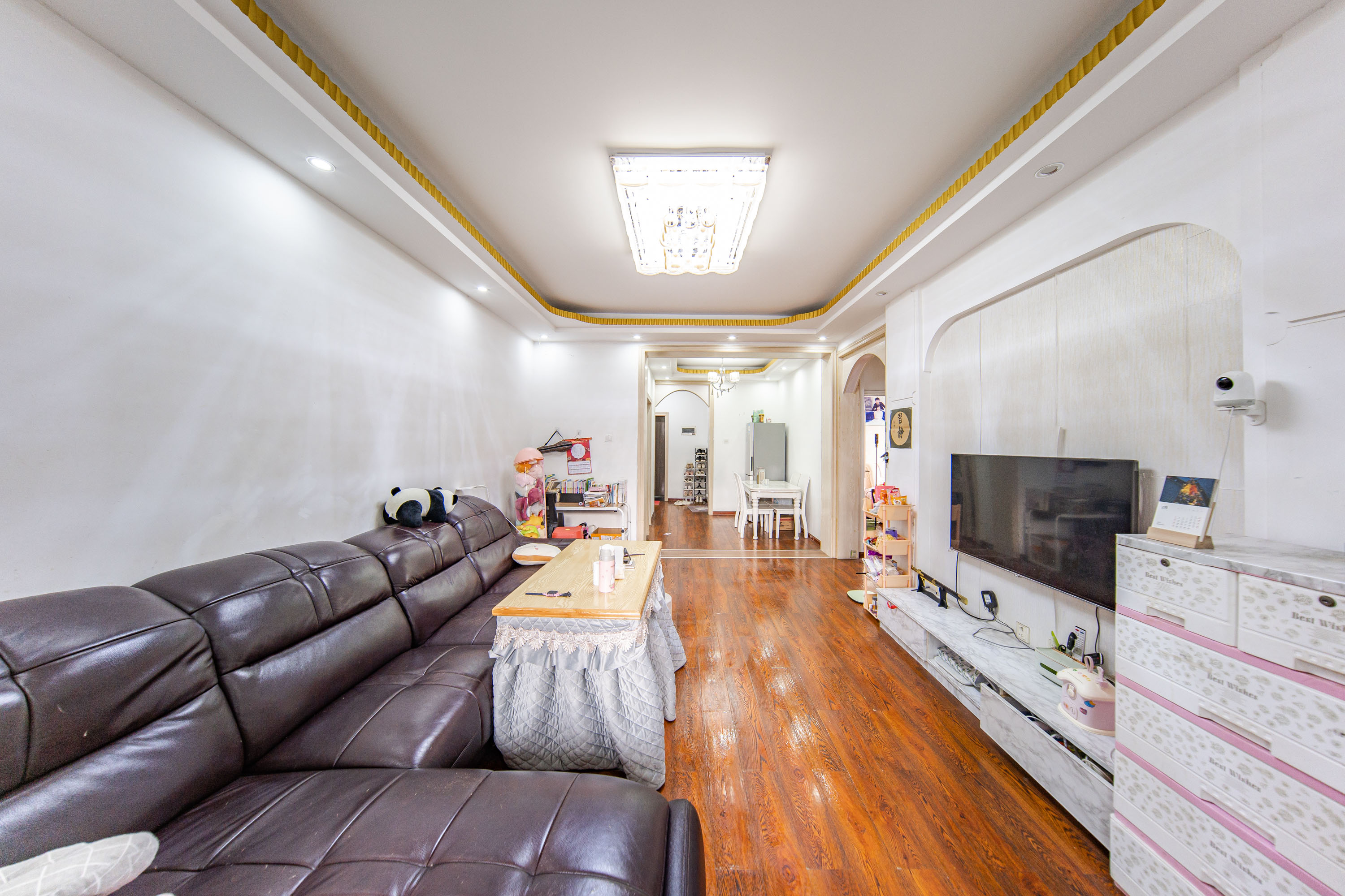 阳光100三期  3室2厅1卫    90.0万 阳光100三期  3室2厅1卫    90.0万客厅