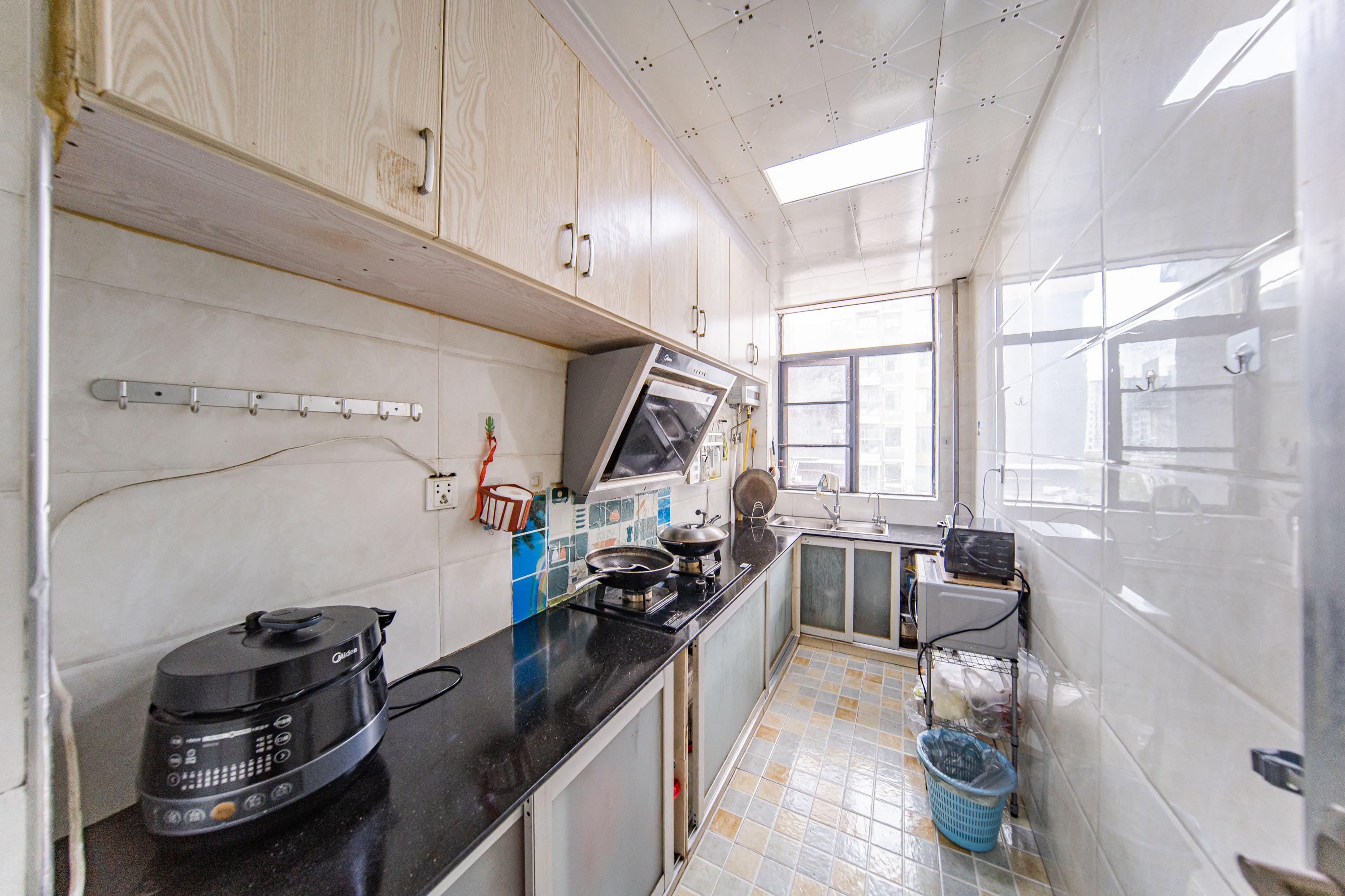 阳光100三期  3室2厅1卫    90.0万 阳光100三期  3室2厅1卫    90.0万厨房