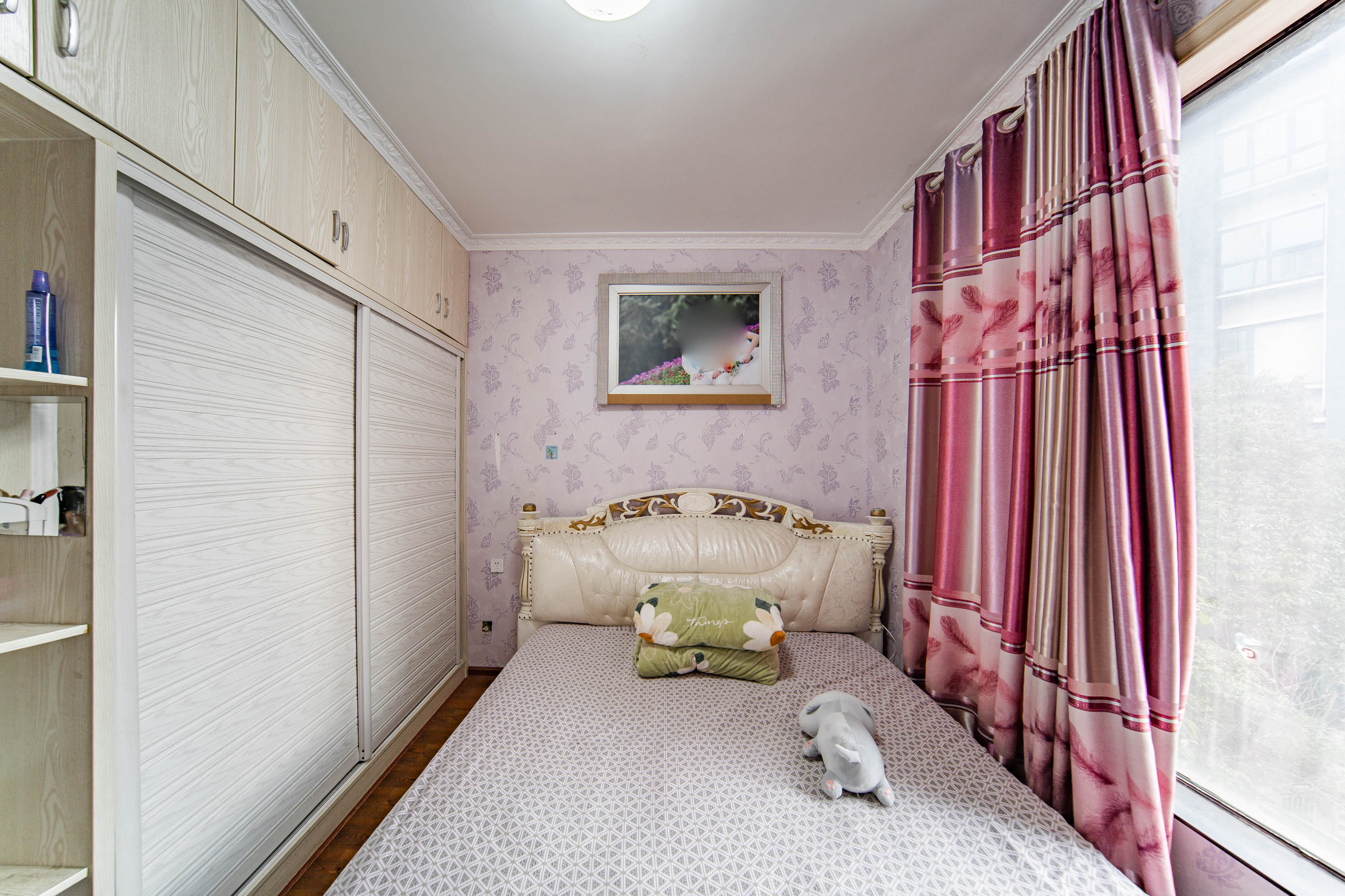 阳光100三期  3室2厅1卫    90.0万 阳光100三期  3室2厅1卫    90.0万卧室