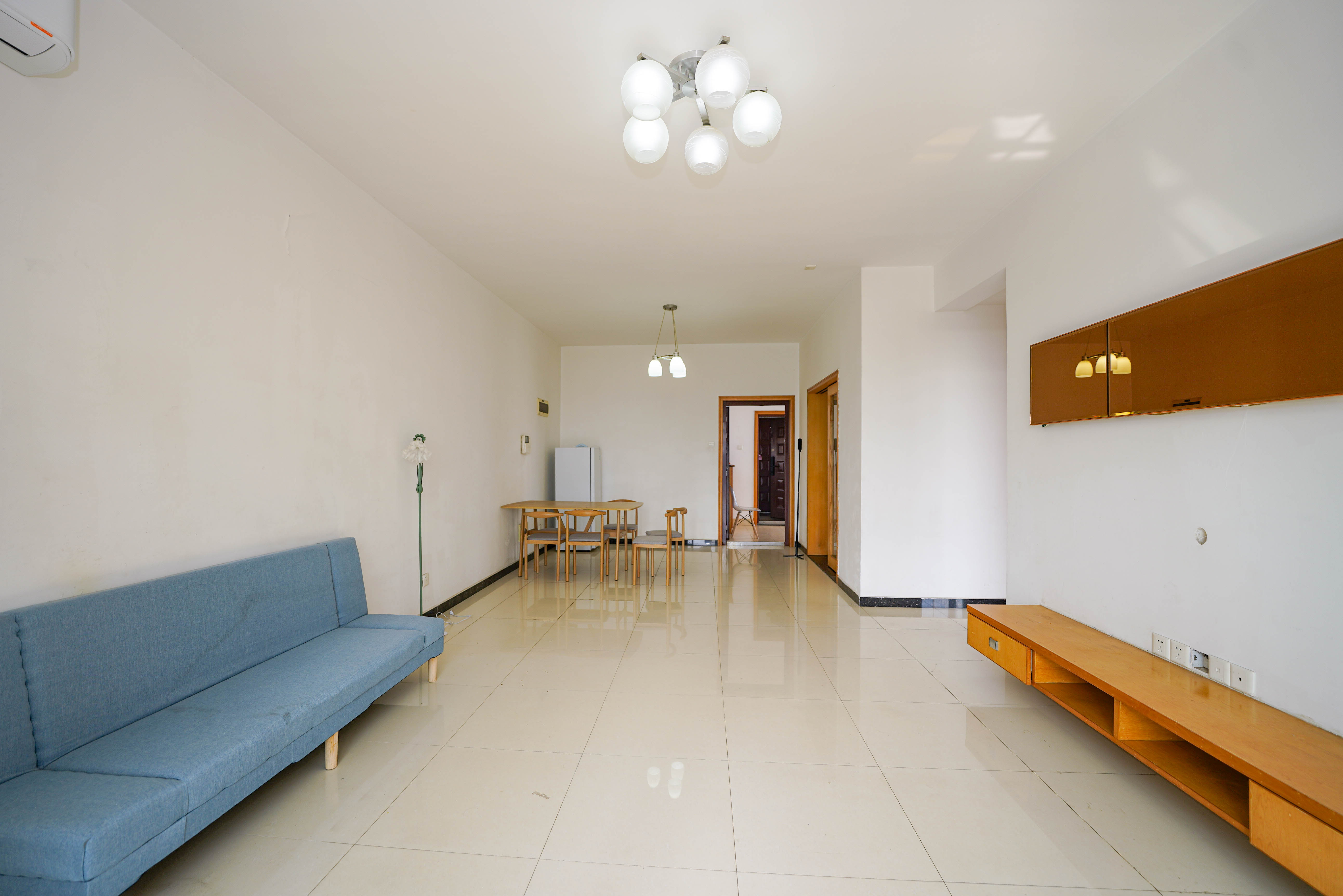 世纪桃花苑 2室2厅1卫 42.0万 世纪桃花苑 2室2厅1卫 42.0万客厅