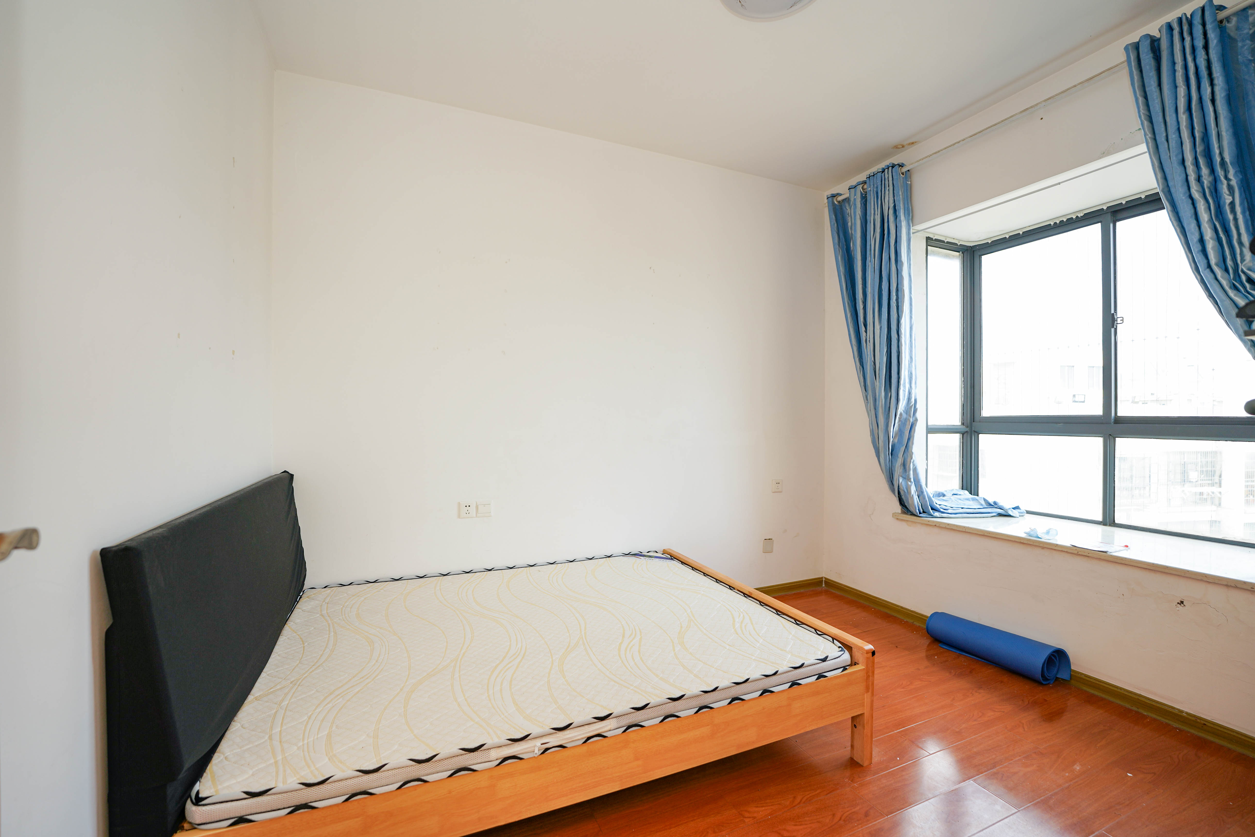 世纪桃花苑 2室2厅1卫 42.0万 世纪桃花苑 2室2厅1卫 42.0万卧室