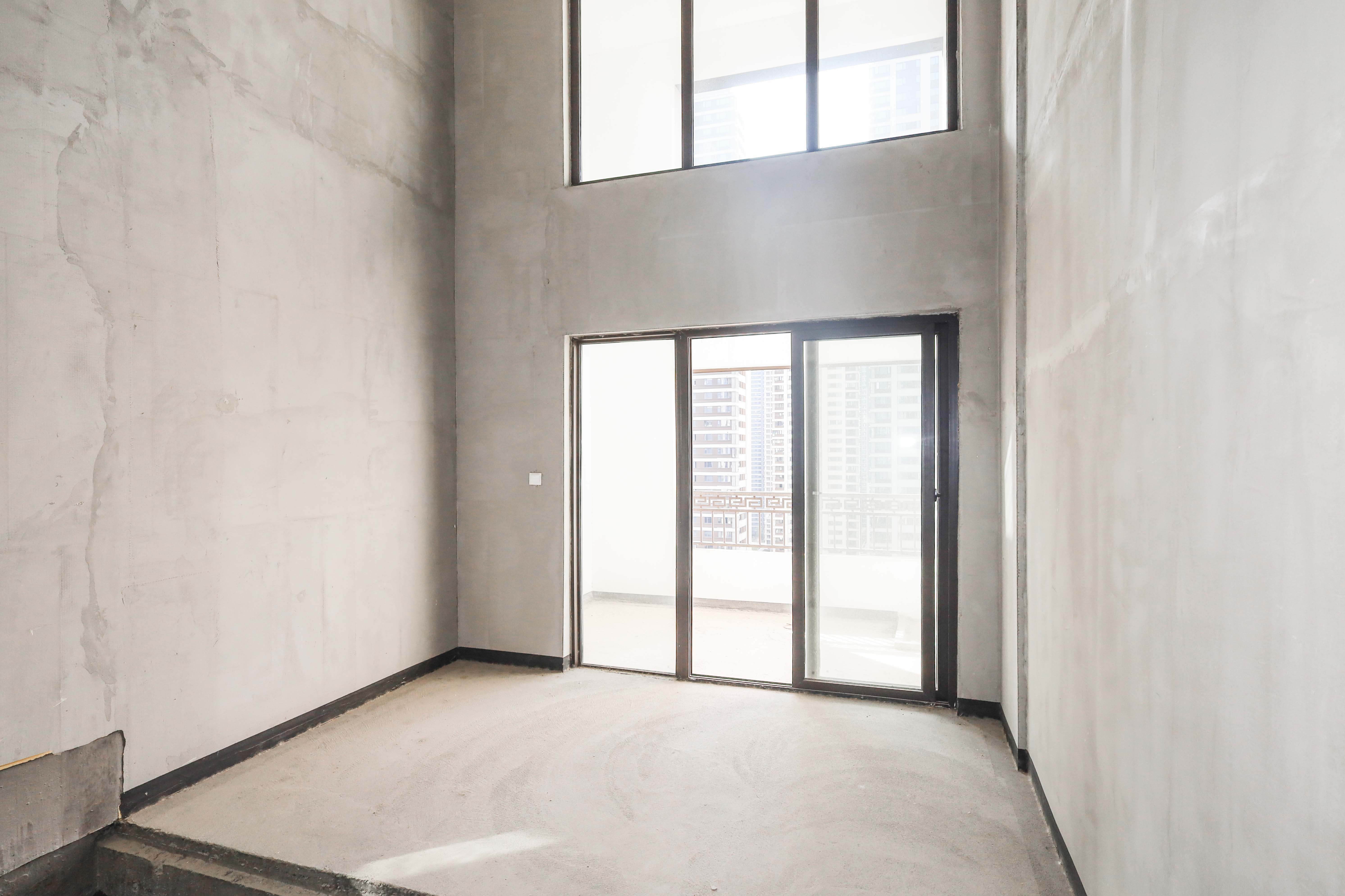 建发央著  4室2厅2卫   305.00万