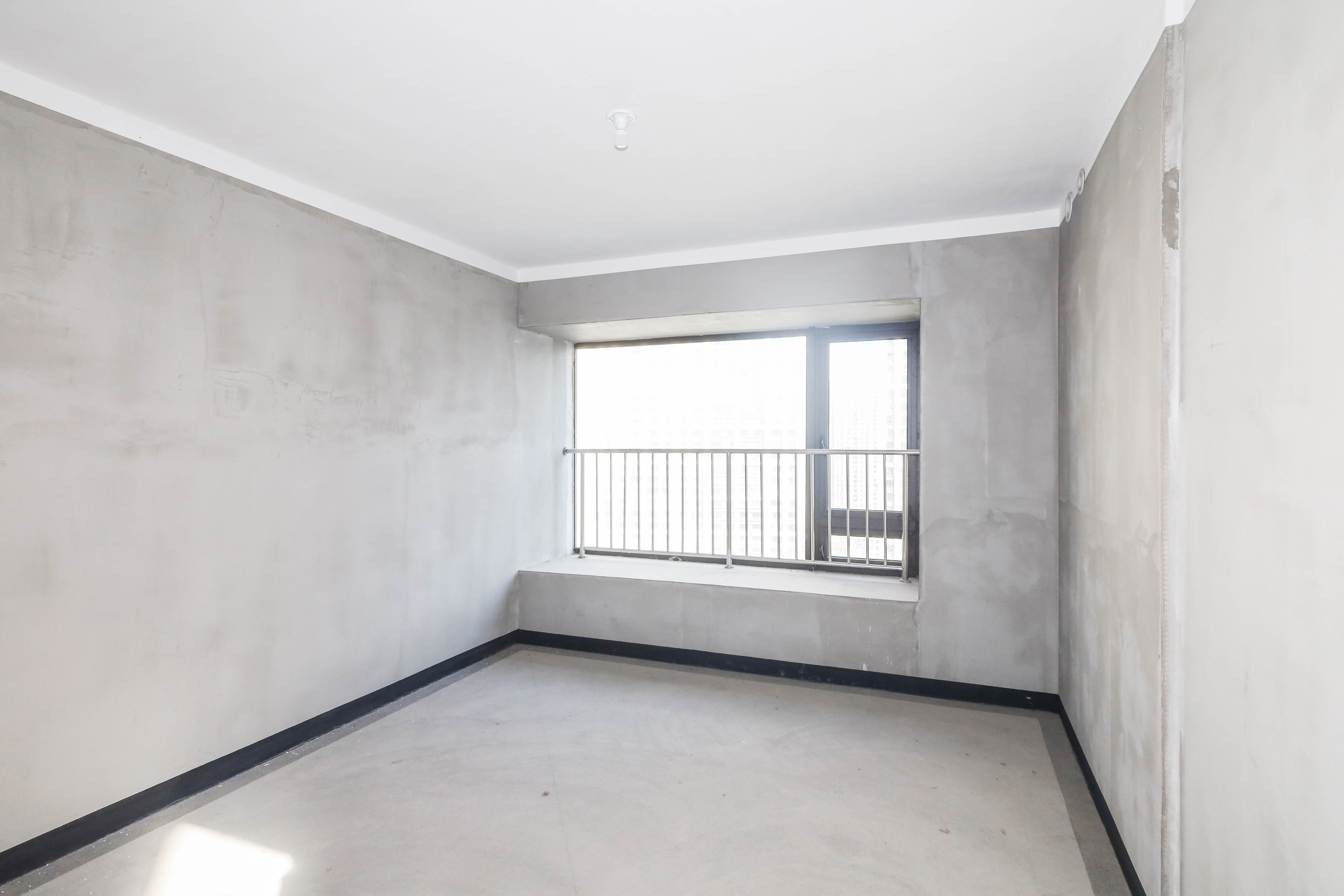 建发央著  4室2厅2卫   305.00万卧室