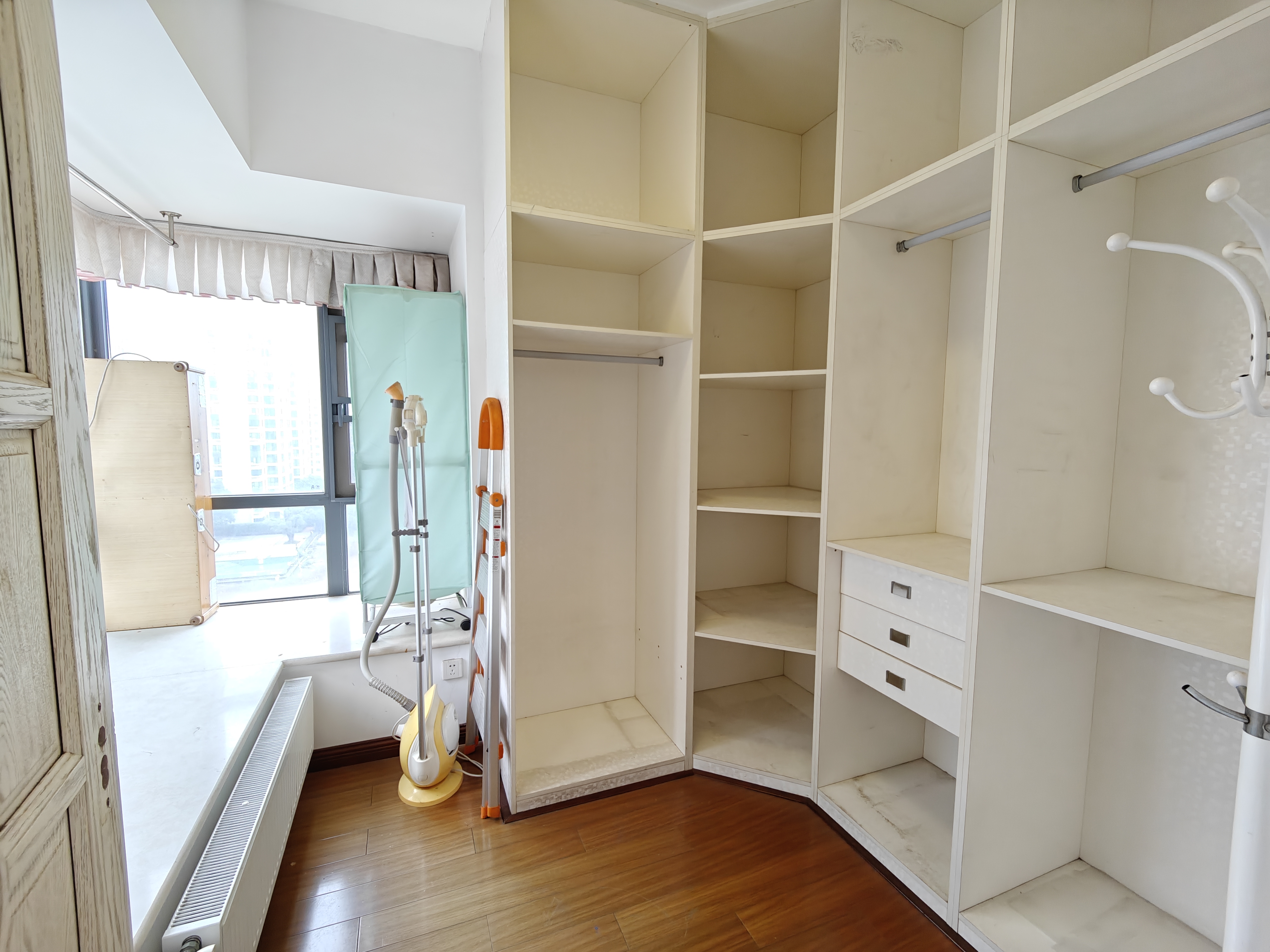 美的城一期 4室2厅2卫 59.8万 美的城一期 4室2厅2卫 59.8万室内图