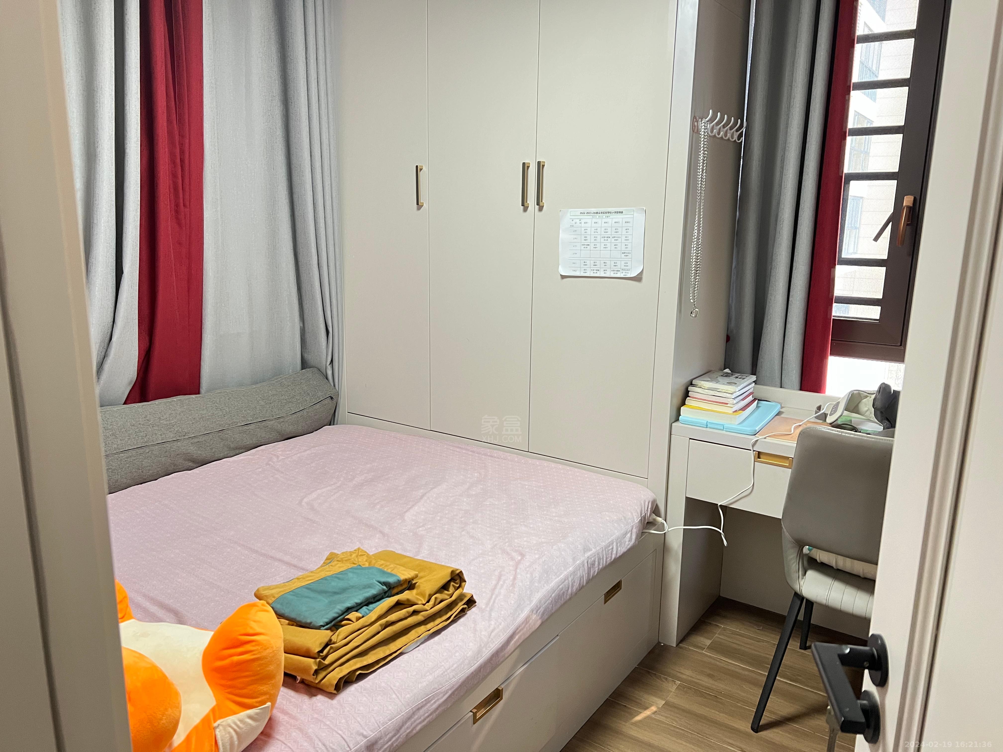 时代新城（翰林府）  3室2厅1卫   2000.00元/月室内图1