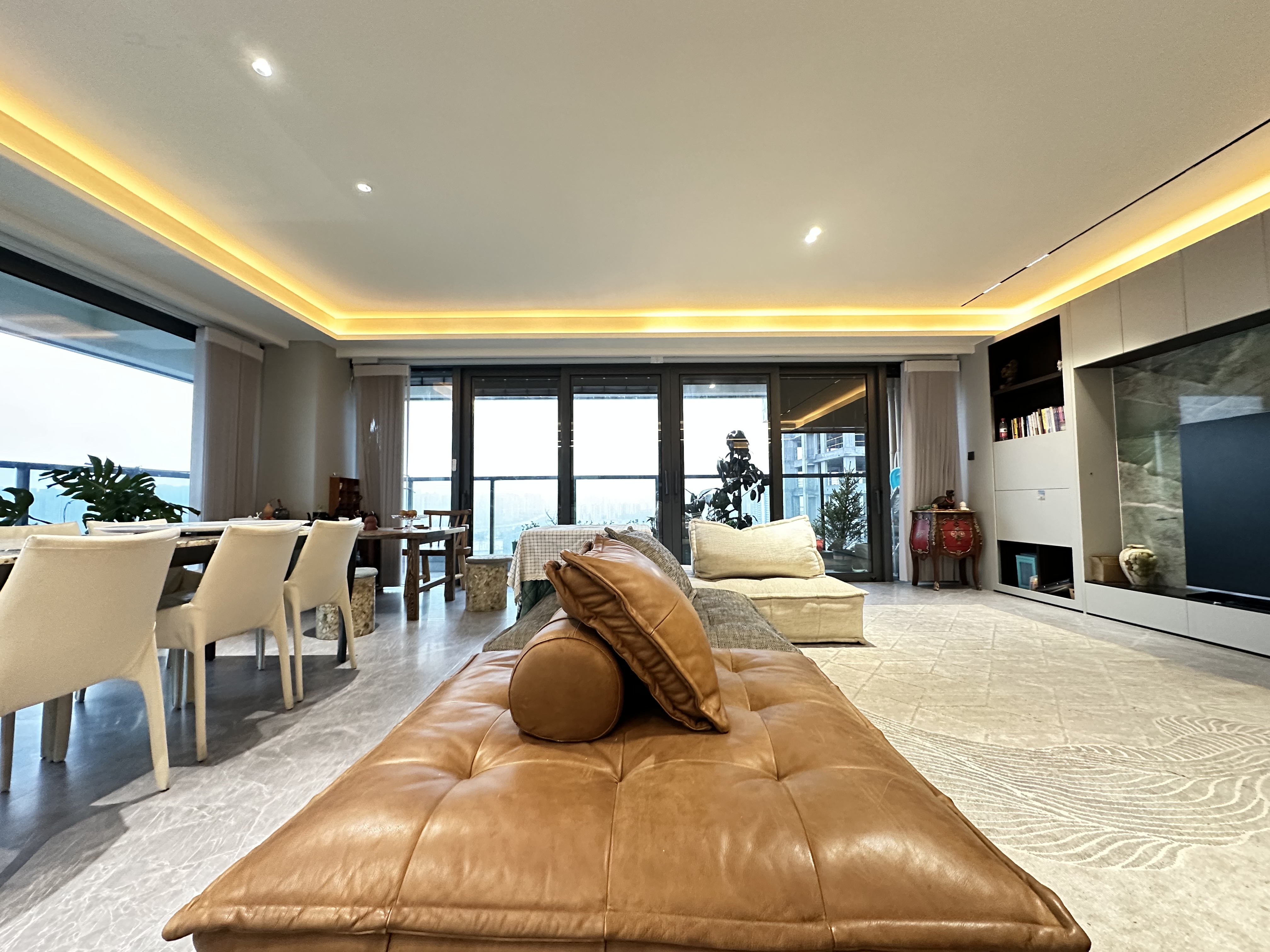万科紫台  5室2厅4卫   643.50万客厅