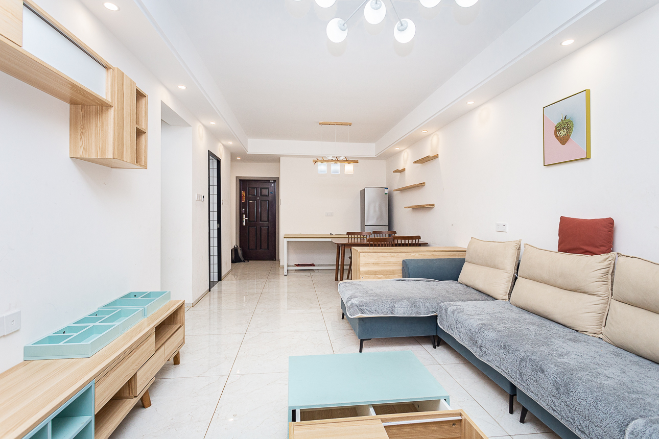 勤诚达境界城 3室2厅1卫 95.0万 勤诚达境界城 3室2厅1卫 95.0万客厅