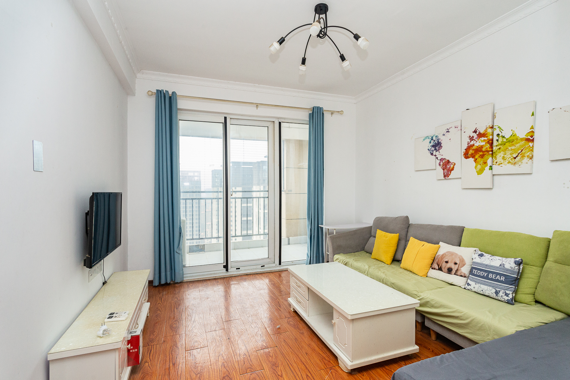 嘉宇银杉(嘉宇西苑) 3室1厅1卫 86.0万 嘉宇银杉(嘉宇西苑) 3室1厅1卫 86.0万客厅