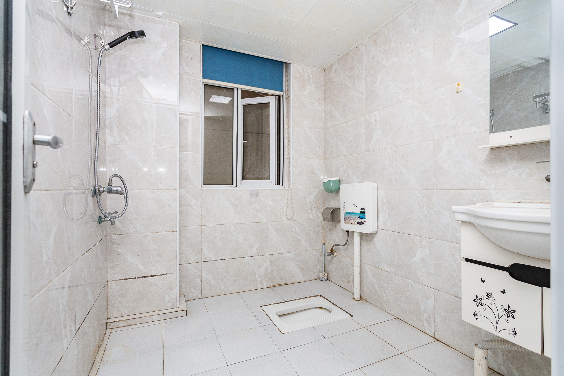 嘉宇银杉(嘉宇西苑) 3室1厅1卫 86.0万 嘉宇银杉(嘉宇西苑) 3室1厅1卫 86.0万卫生间