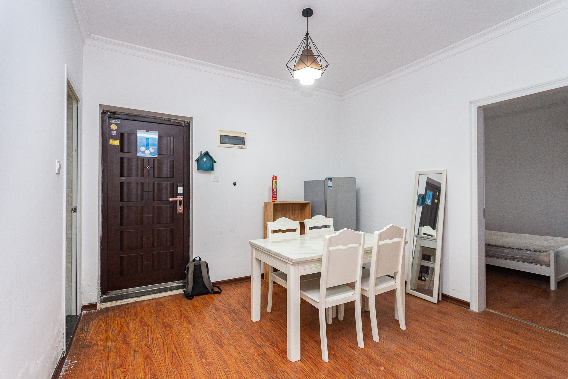 嘉宇银杉(嘉宇西苑) 3室1厅1卫 86.0万 嘉宇银杉(嘉宇西苑) 3室1厅1卫 86.0万客厅