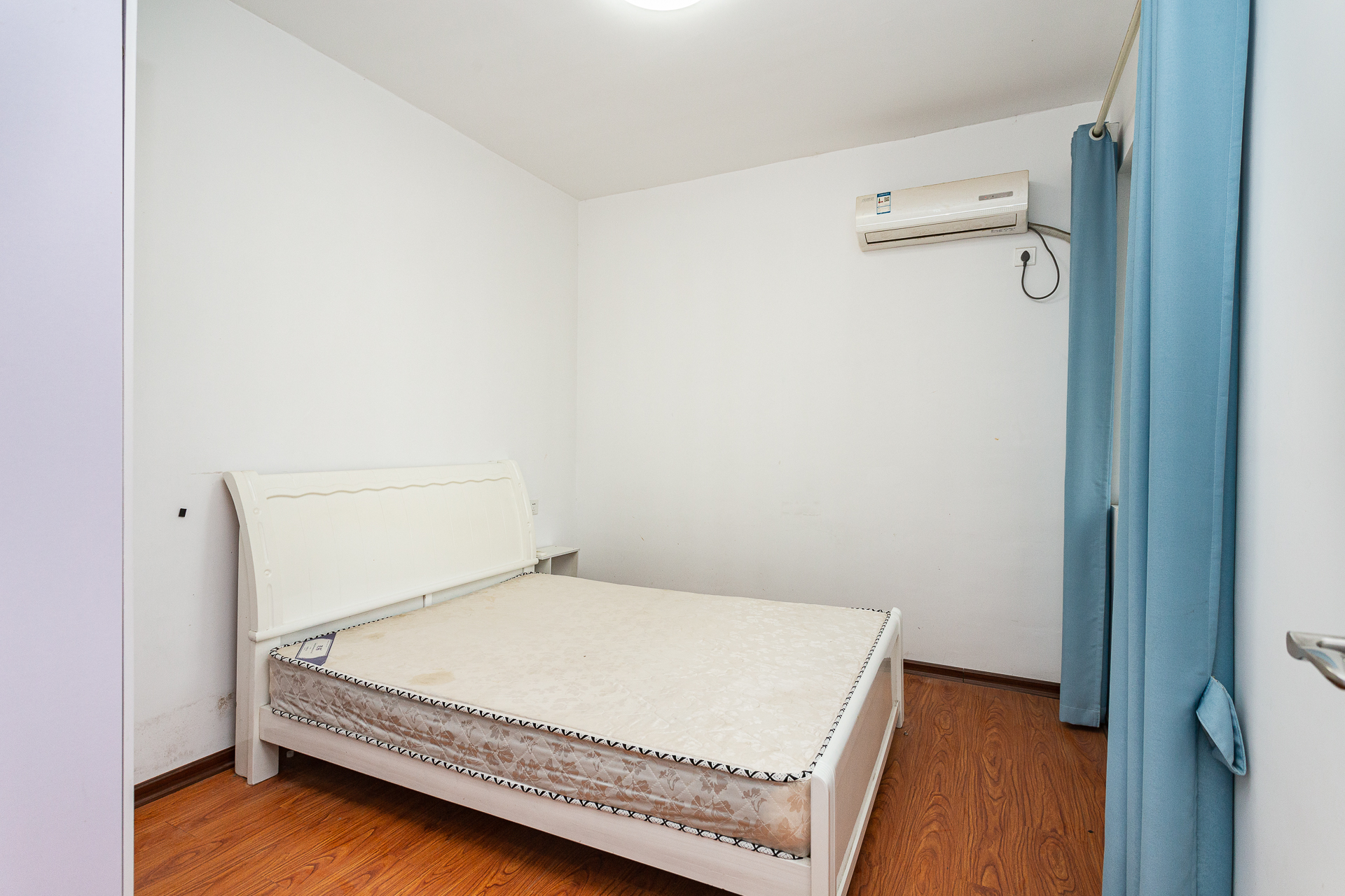 嘉宇银杉(嘉宇西苑) 3室1厅1卫 86.0万 嘉宇银杉(嘉宇西苑) 3室1厅1卫 86.0万卧室