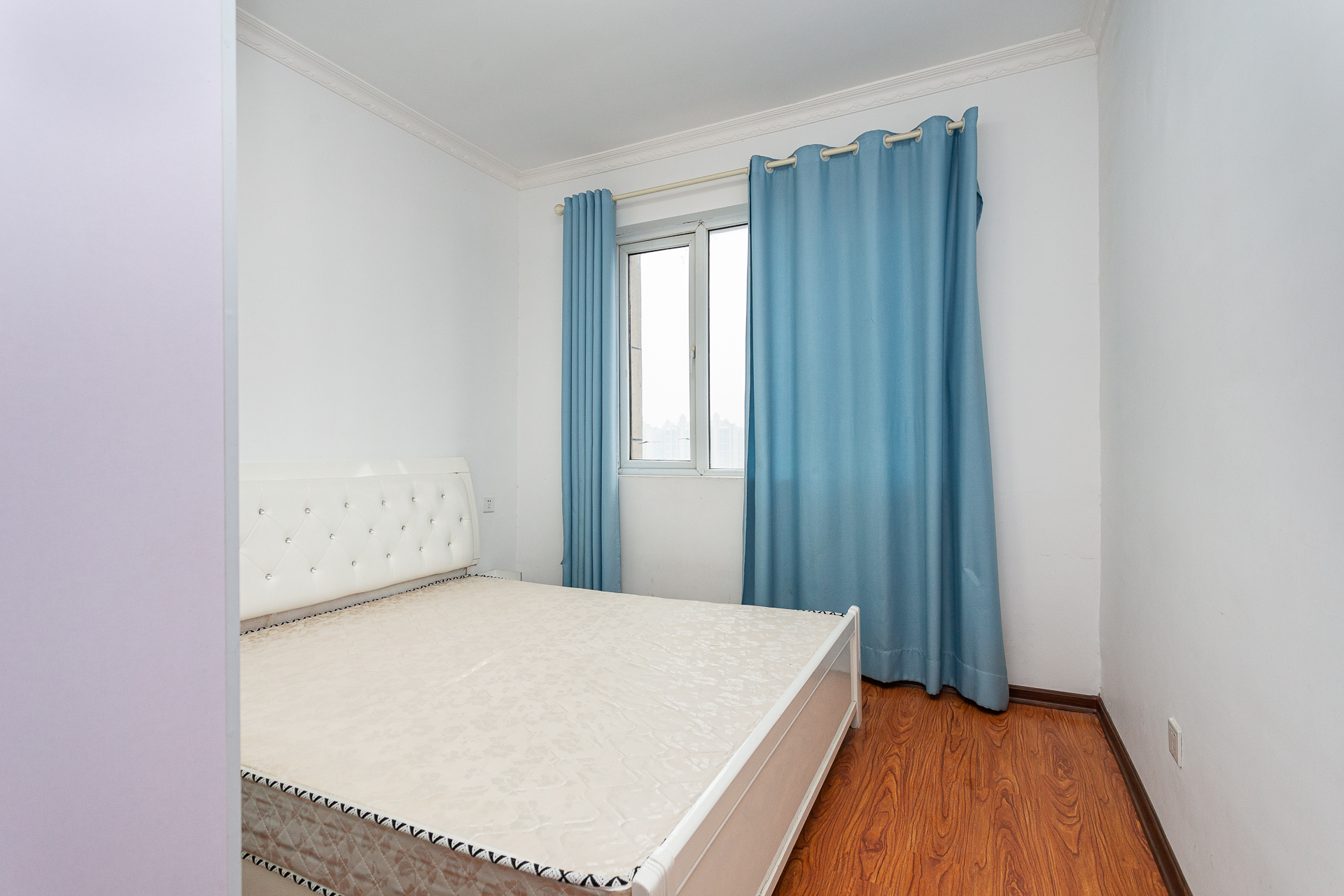 嘉宇银杉(嘉宇西苑) 3室1厅1卫 86.0万 嘉宇银杉(嘉宇西苑) 3室1厅1卫 86.0万卧室