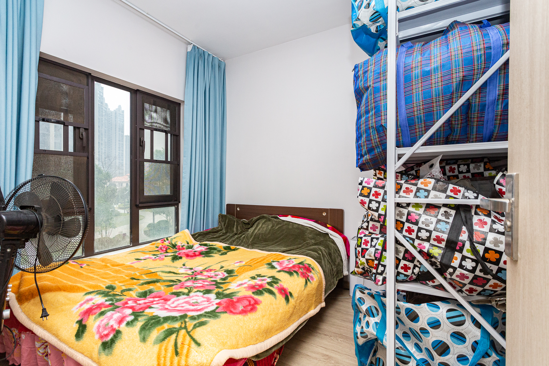 时代倾城五期 4室2厅1卫 80.0万 时代倾城五期 4室2厅1卫 80.0万卧室