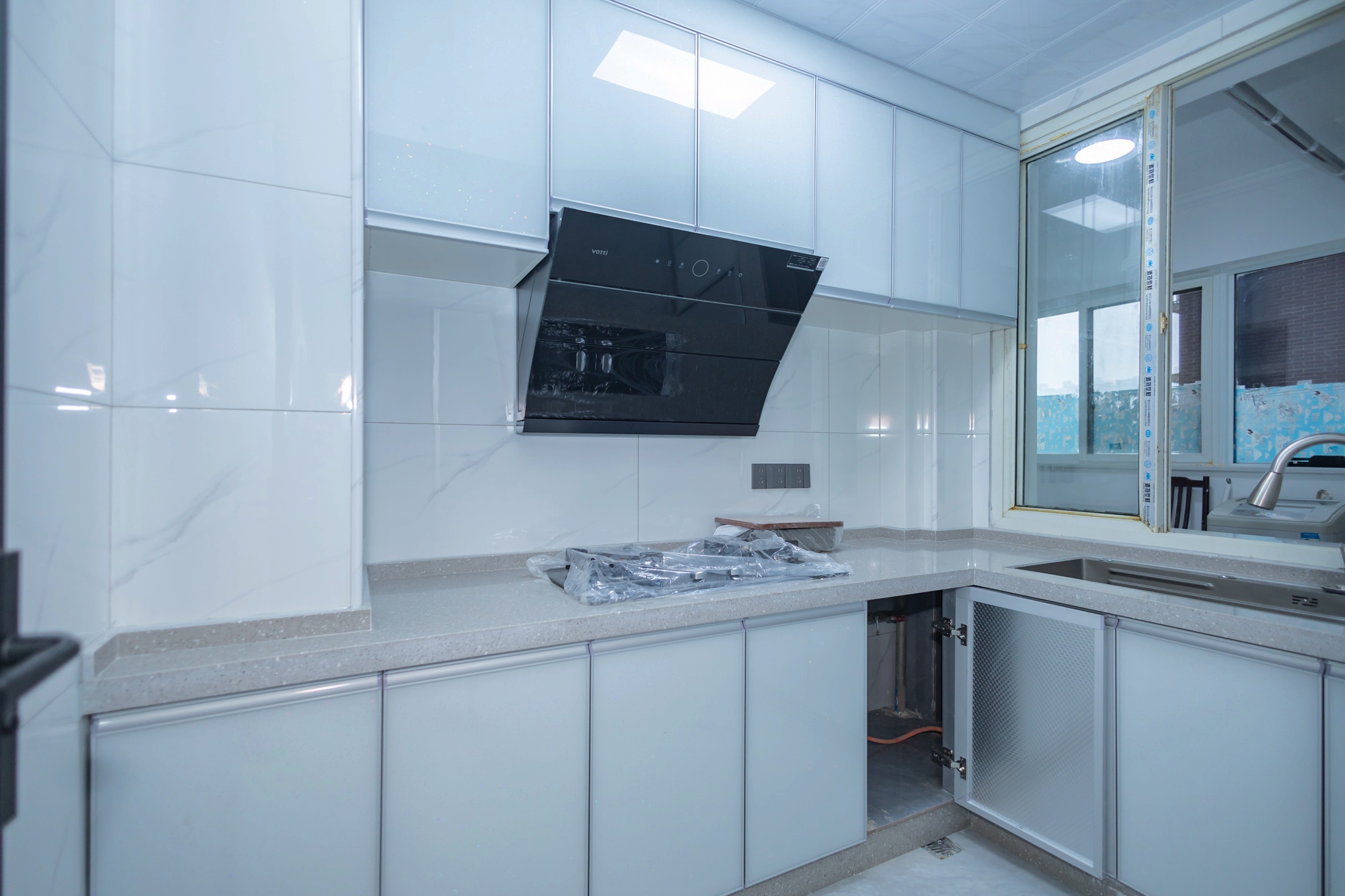 楚天馨苑  3室2厅2卫    99.0万 楚天馨苑  3室2厅2卫    99.0万厨房