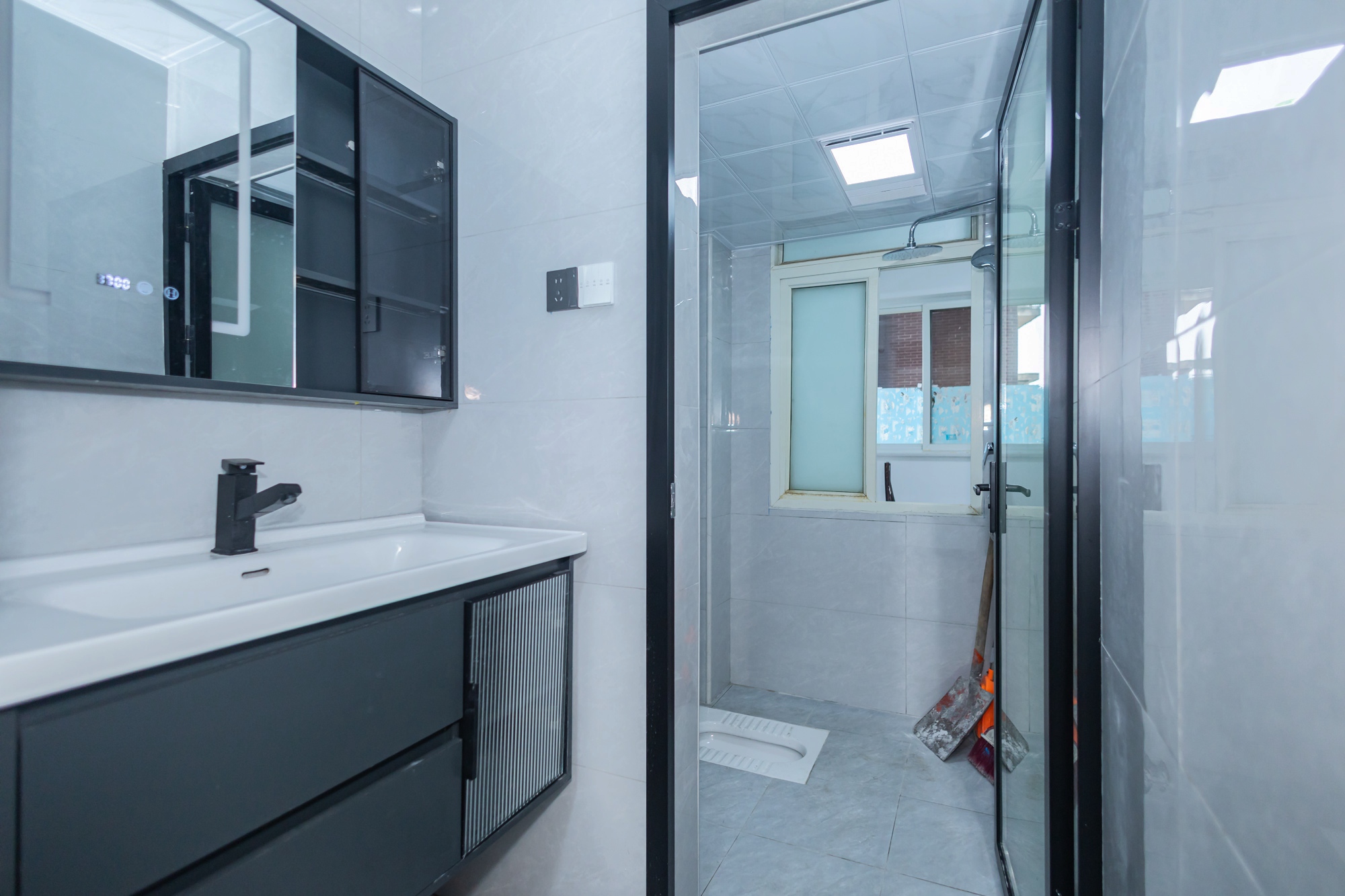 楚天馨苑  3室2厅2卫    99.0万 楚天馨苑  3室2厅2卫    99.0万卫生间