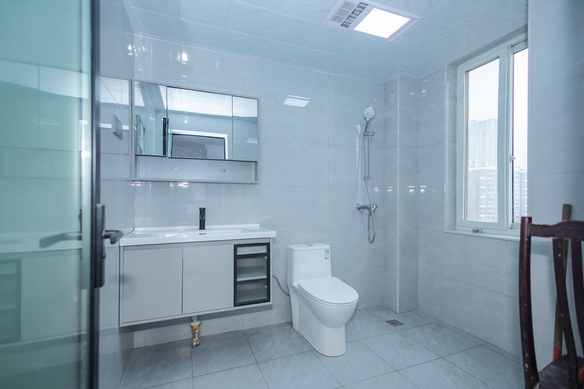 楚天馨苑  3室2厅2卫    99.0万 楚天馨苑  3室2厅2卫    99.0万卫生间