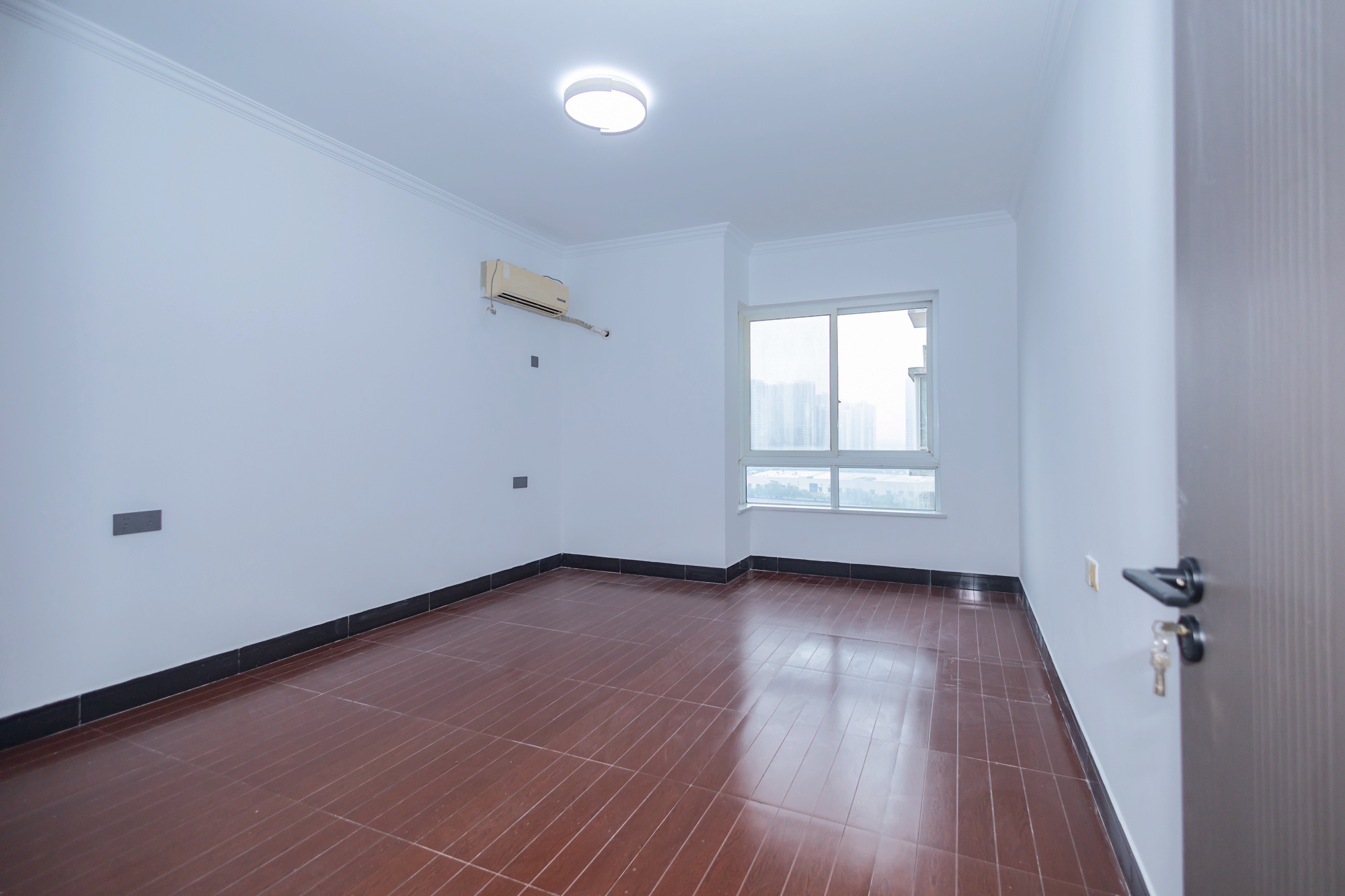 楚天馨苑  3室2厅2卫    99.0万 楚天馨苑  3室2厅2卫    99.0万卧室