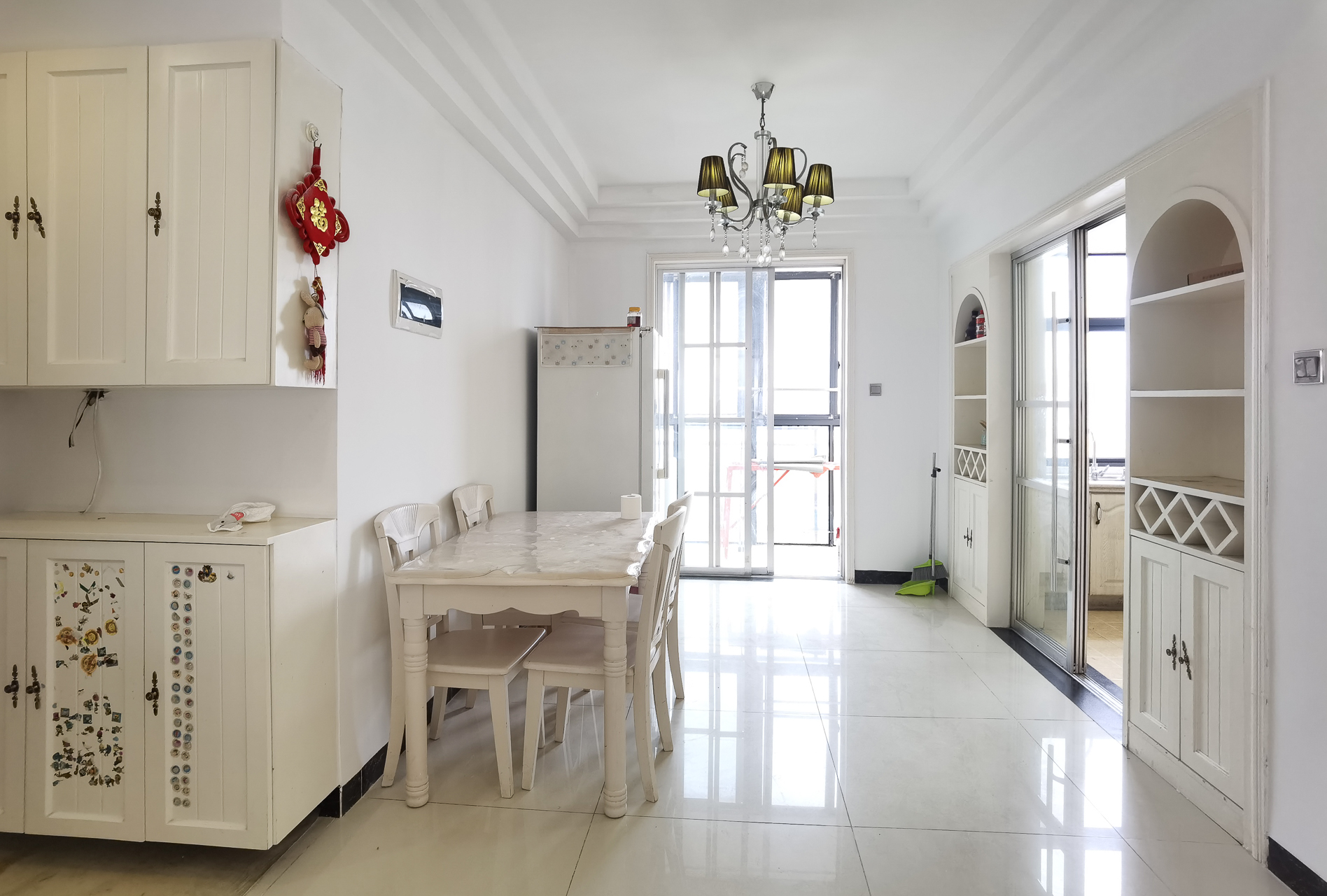 珠江东方明珠（新地东方明珠）一二期  3室2厅2卫    84.0万客厅