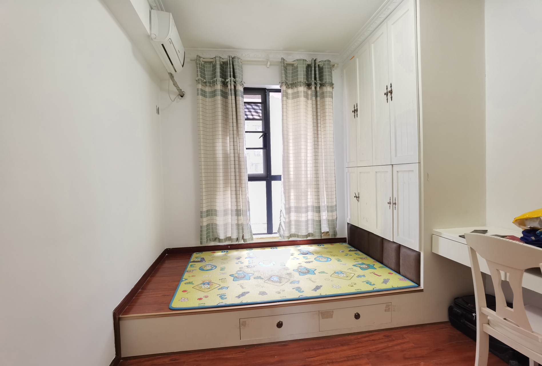 珠江东方明珠（新地东方明珠）一二期  3室2厅2卫    84.0万卧室