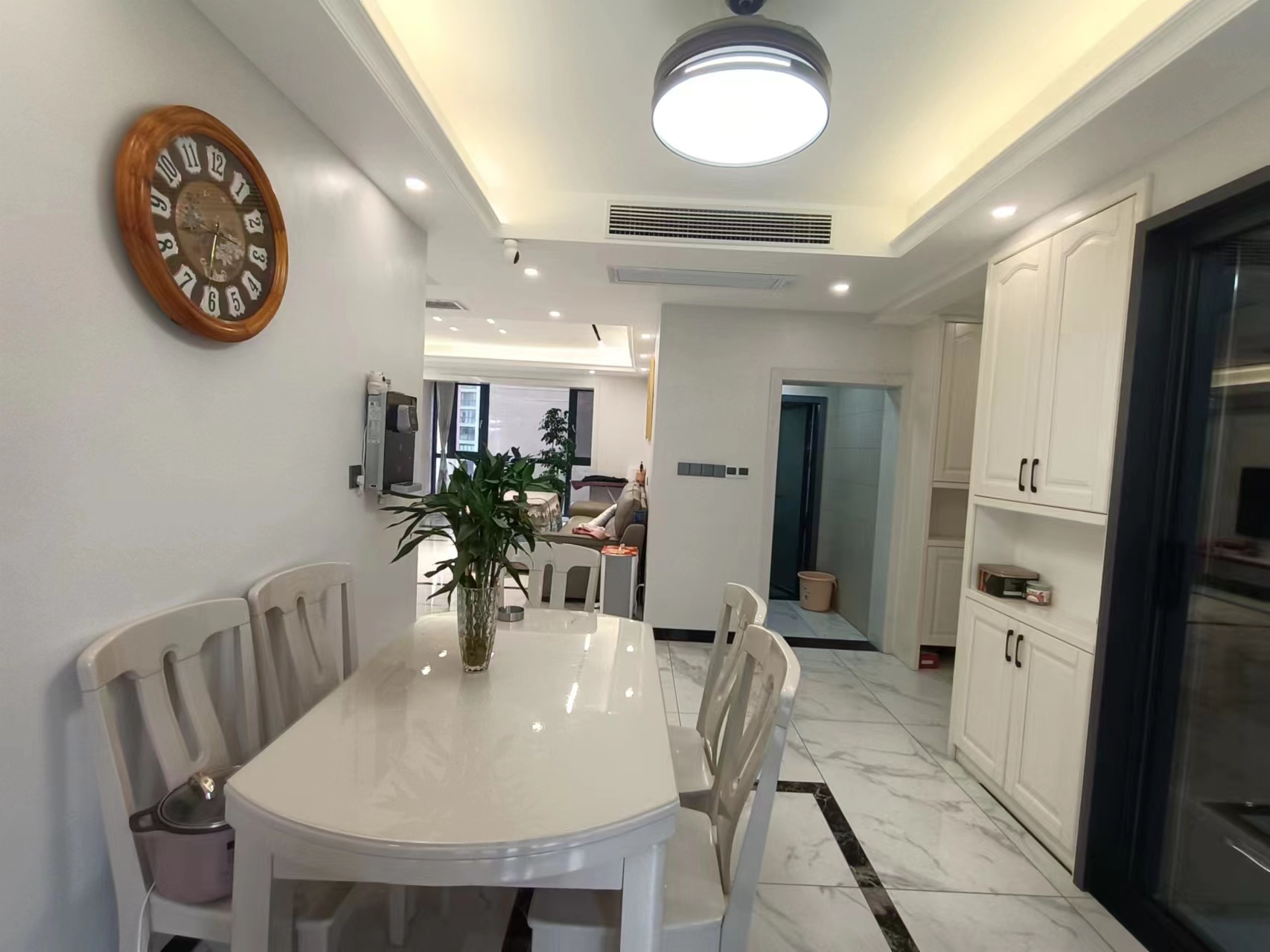 庐山春天二期曼城 4室2厅2卫 98.8万 庐山春天二期曼城 4室2厅2卫 98.8万室内图