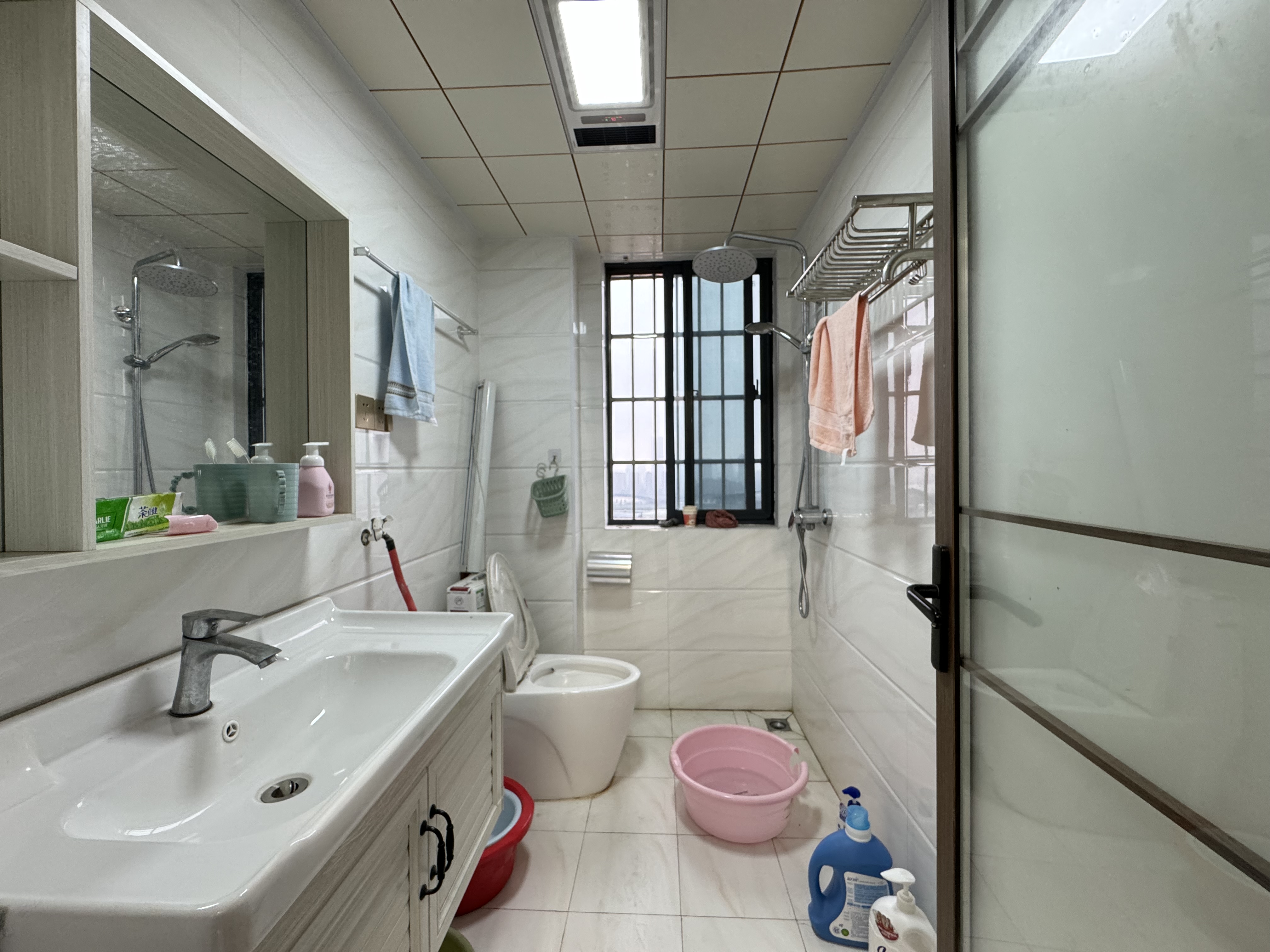 体育新城 3室2厅2卫 63.0万 体育新城 3室2厅2卫 63.0万室内图